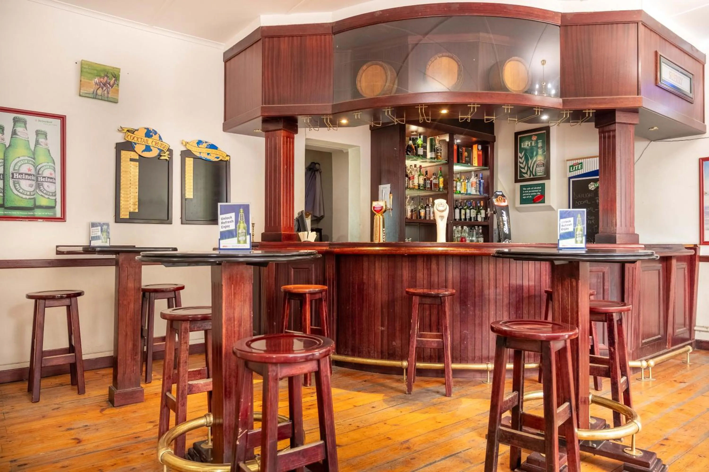 Lounge or bar in Karoo Country Inn