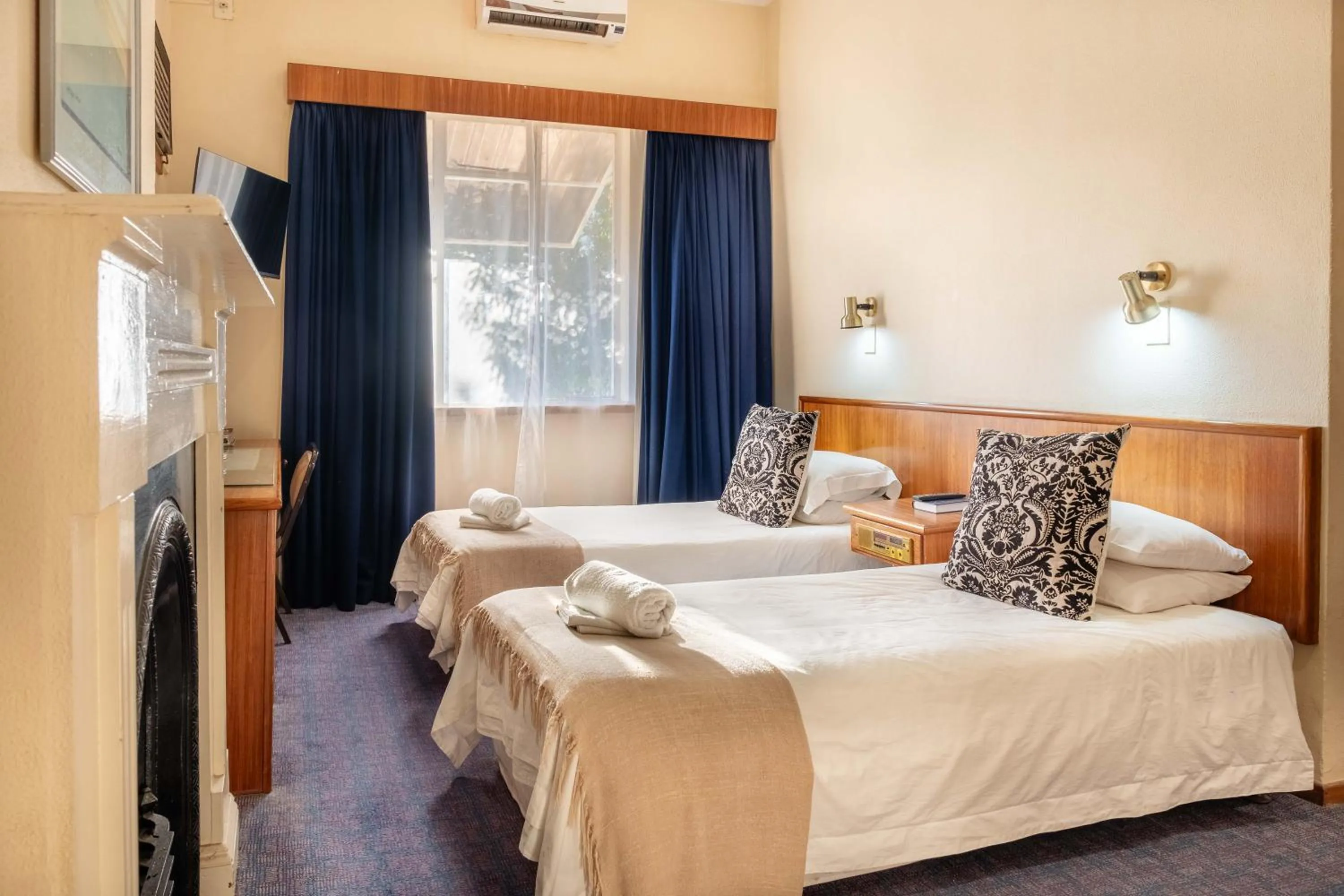 Bed in Karoo Country Inn