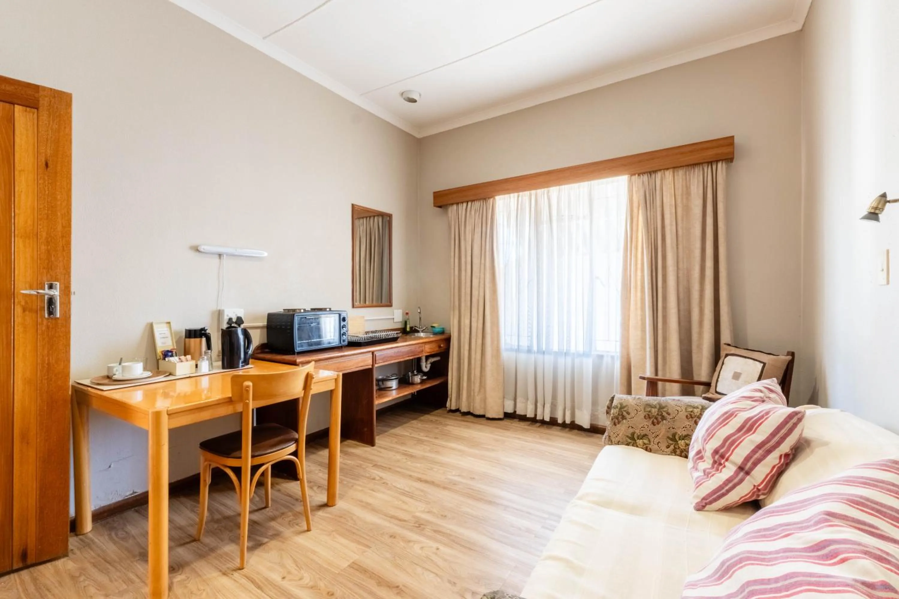 Bed in Karoo Country Inn