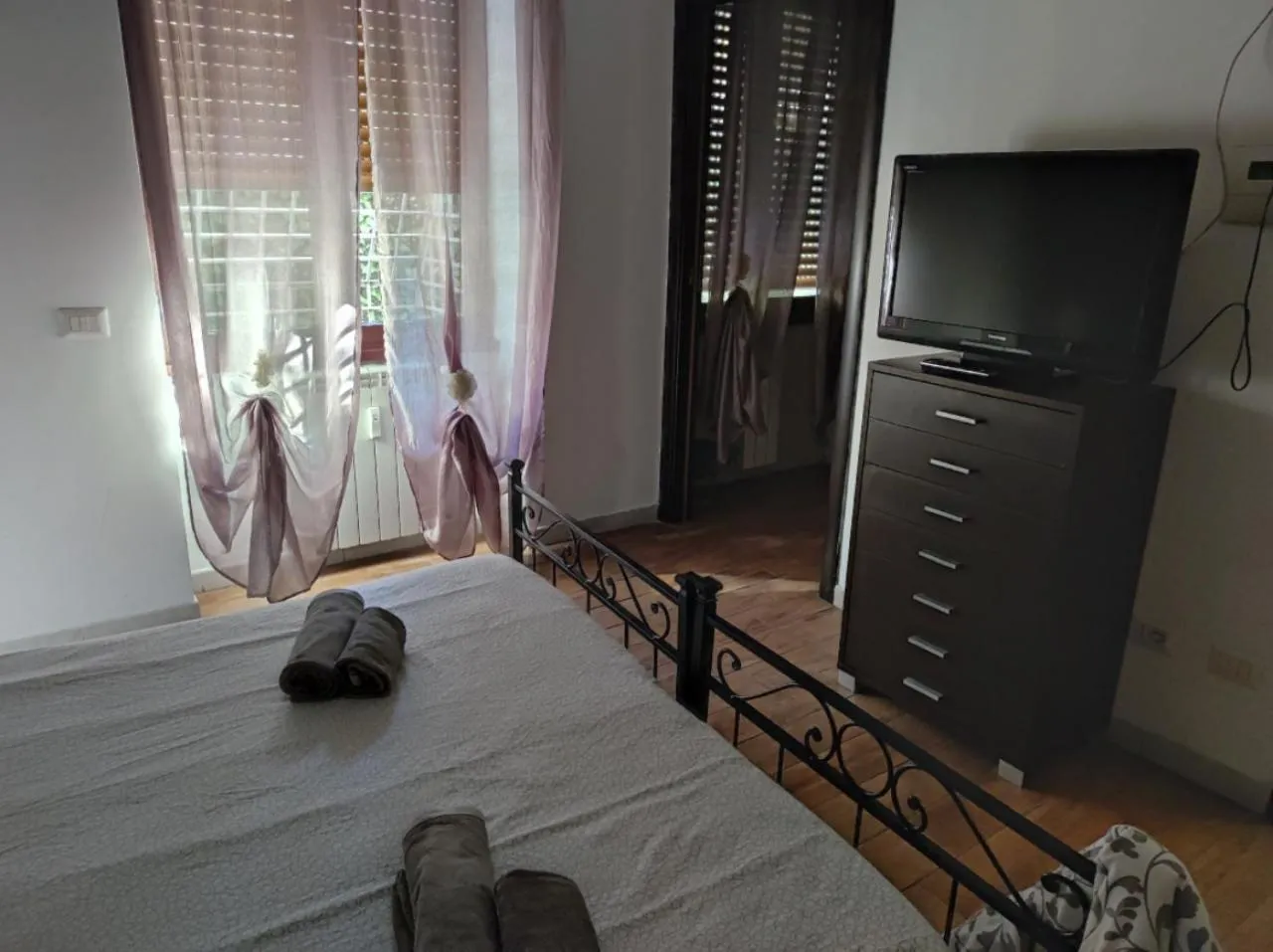 Bedroom, Bed in Marco E Laura Affittacamere al Vaticano