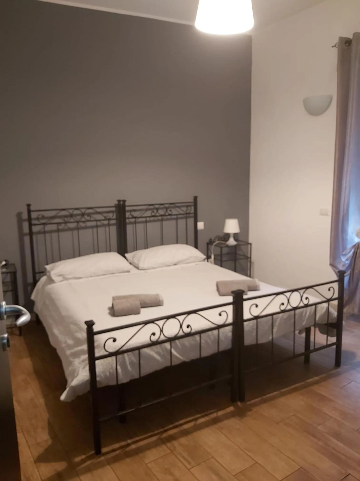 Bedroom, Bed in Marco E Laura Affittacamere al Vaticano