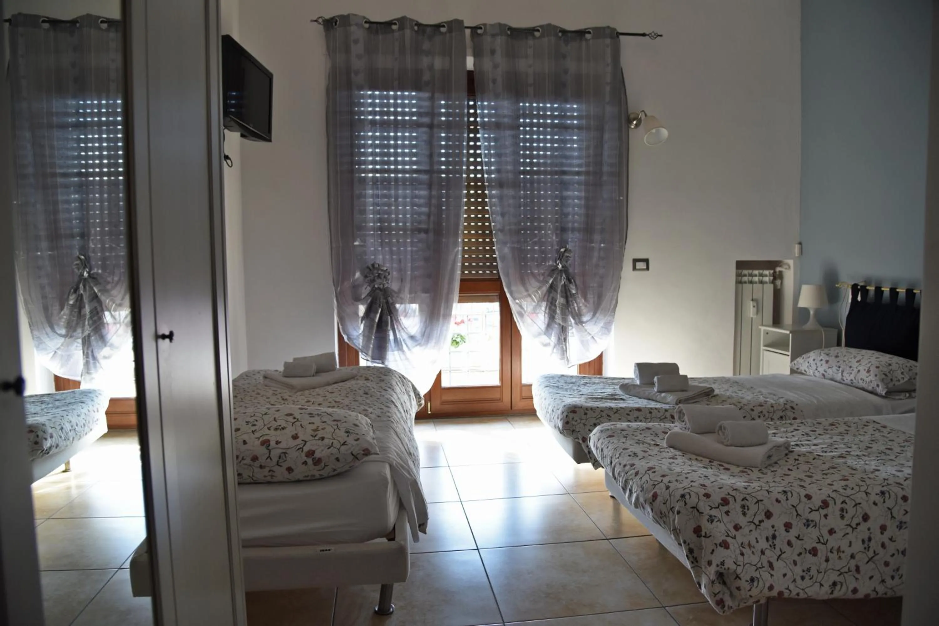 Bedroom, Bed in Marco E Laura Affittacamere al Vaticano