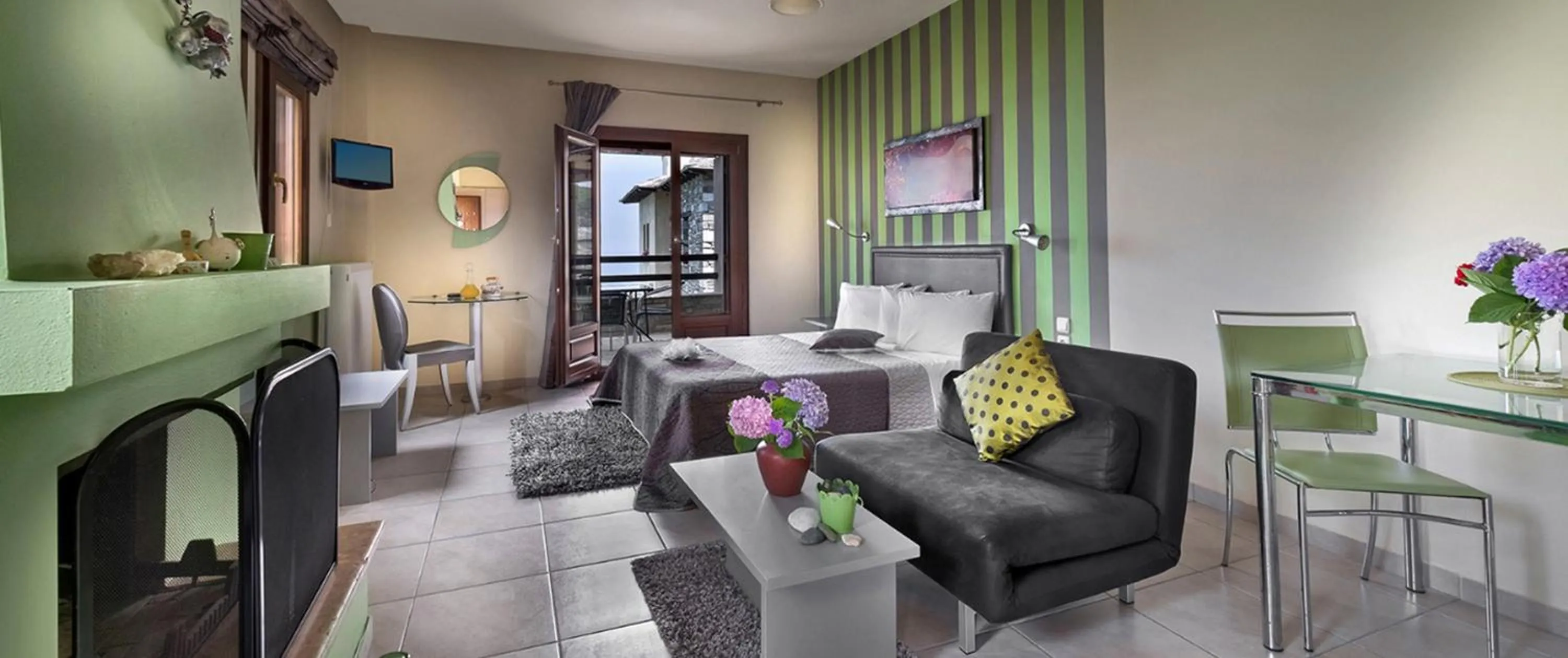 Photo of the whole room in Hotel Petradi