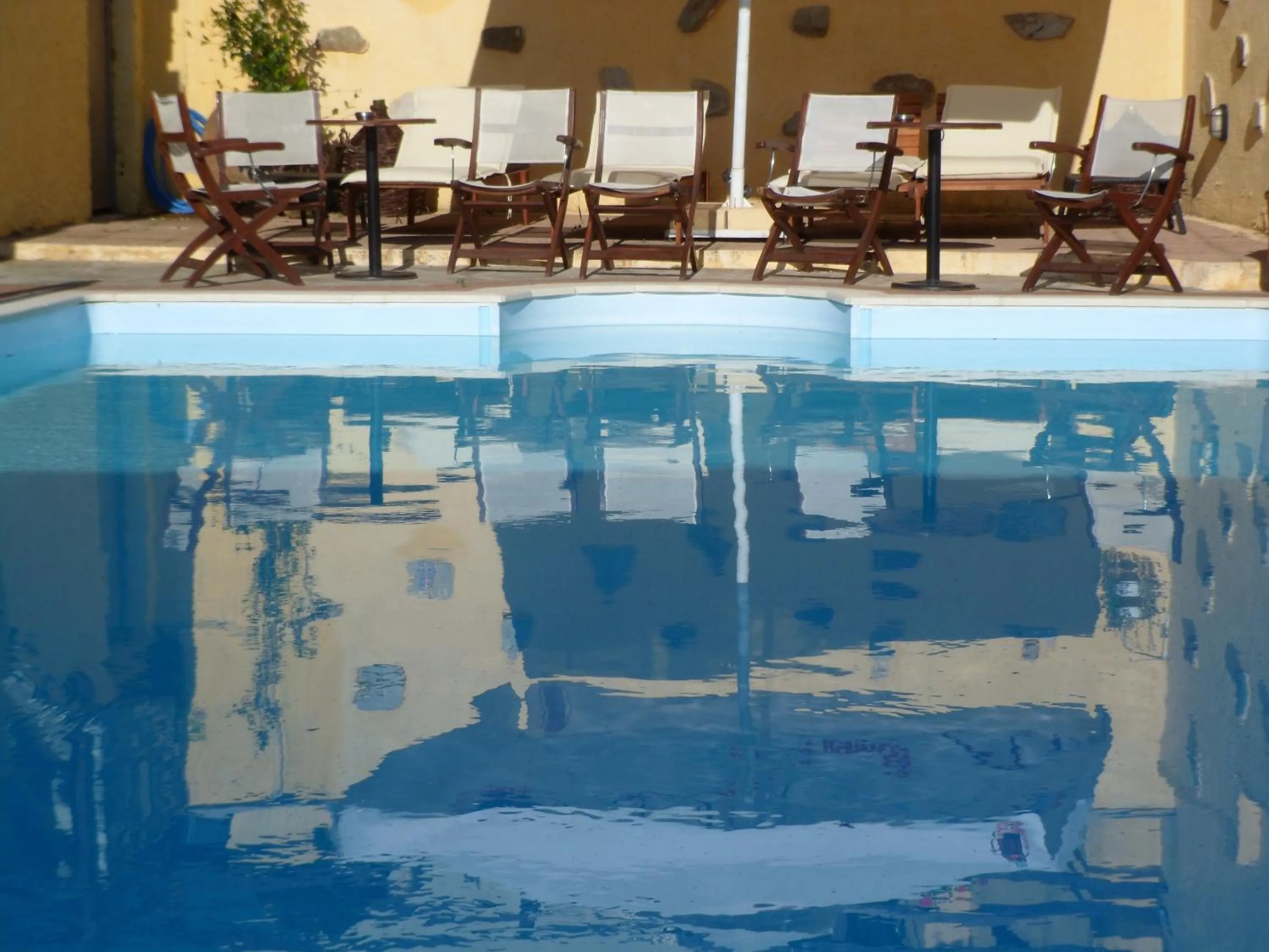 Swimming pool in Hotel Petradi