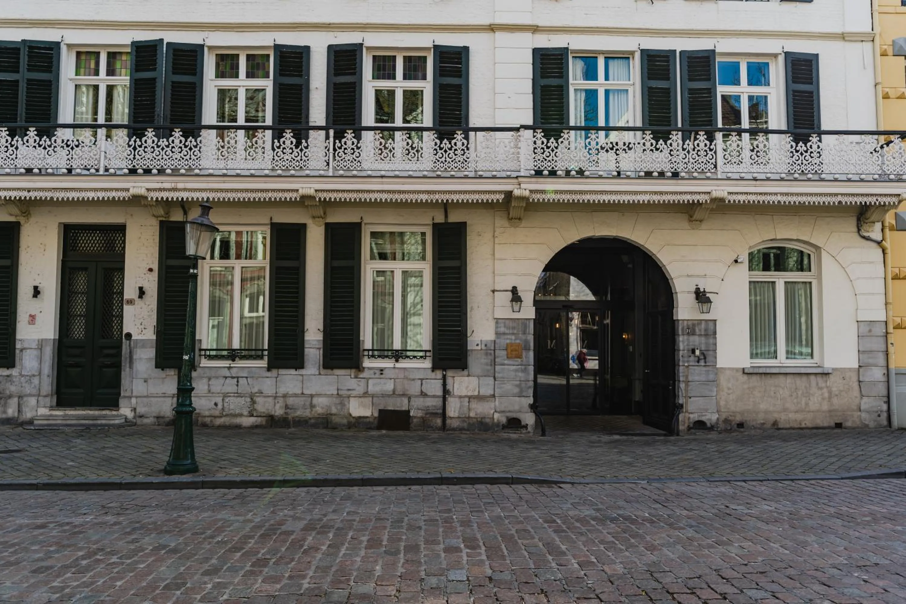 Facade/entrance in Hotel Monastère Maastricht