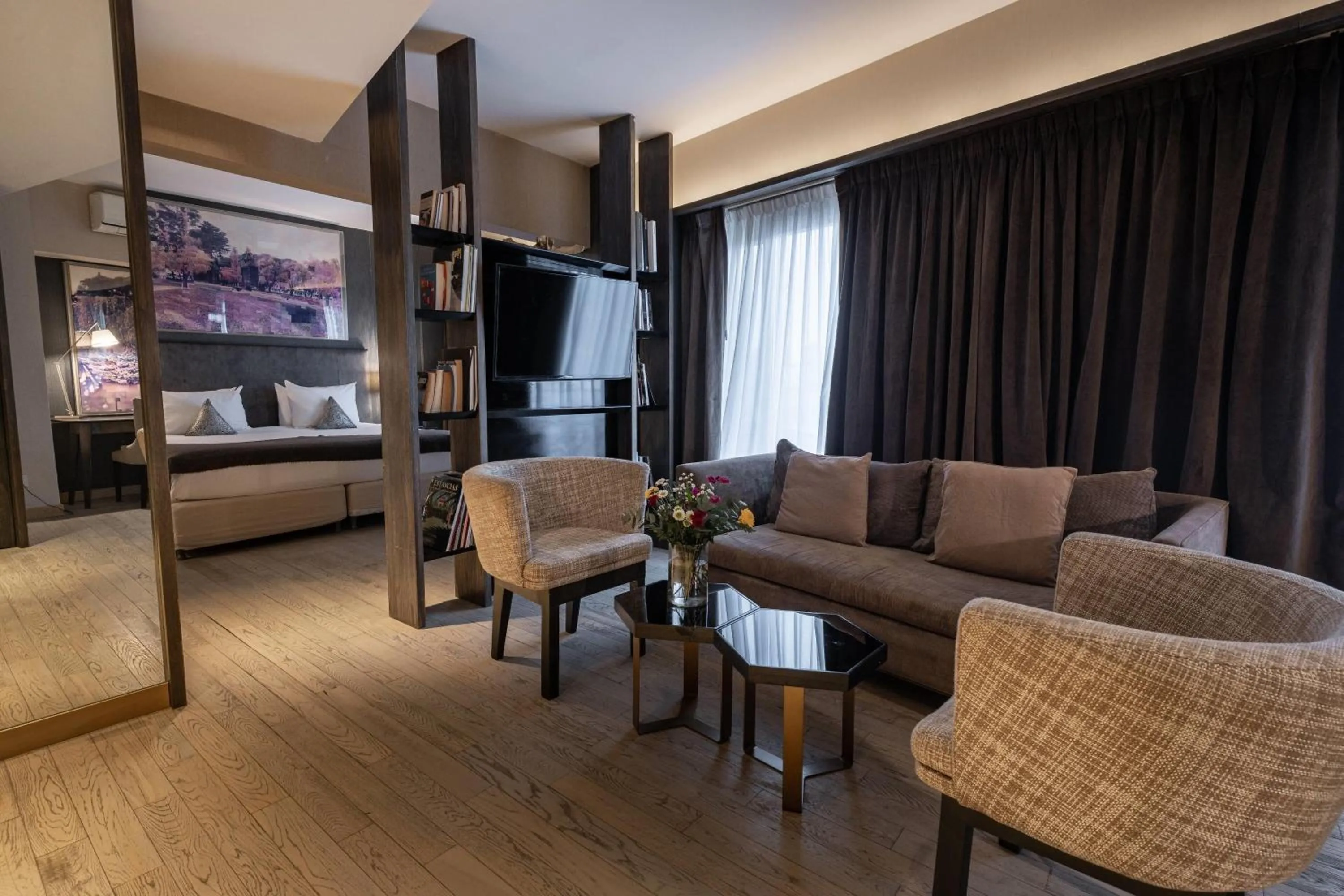 Photo of the whole room in Esplendor Plaza Francia