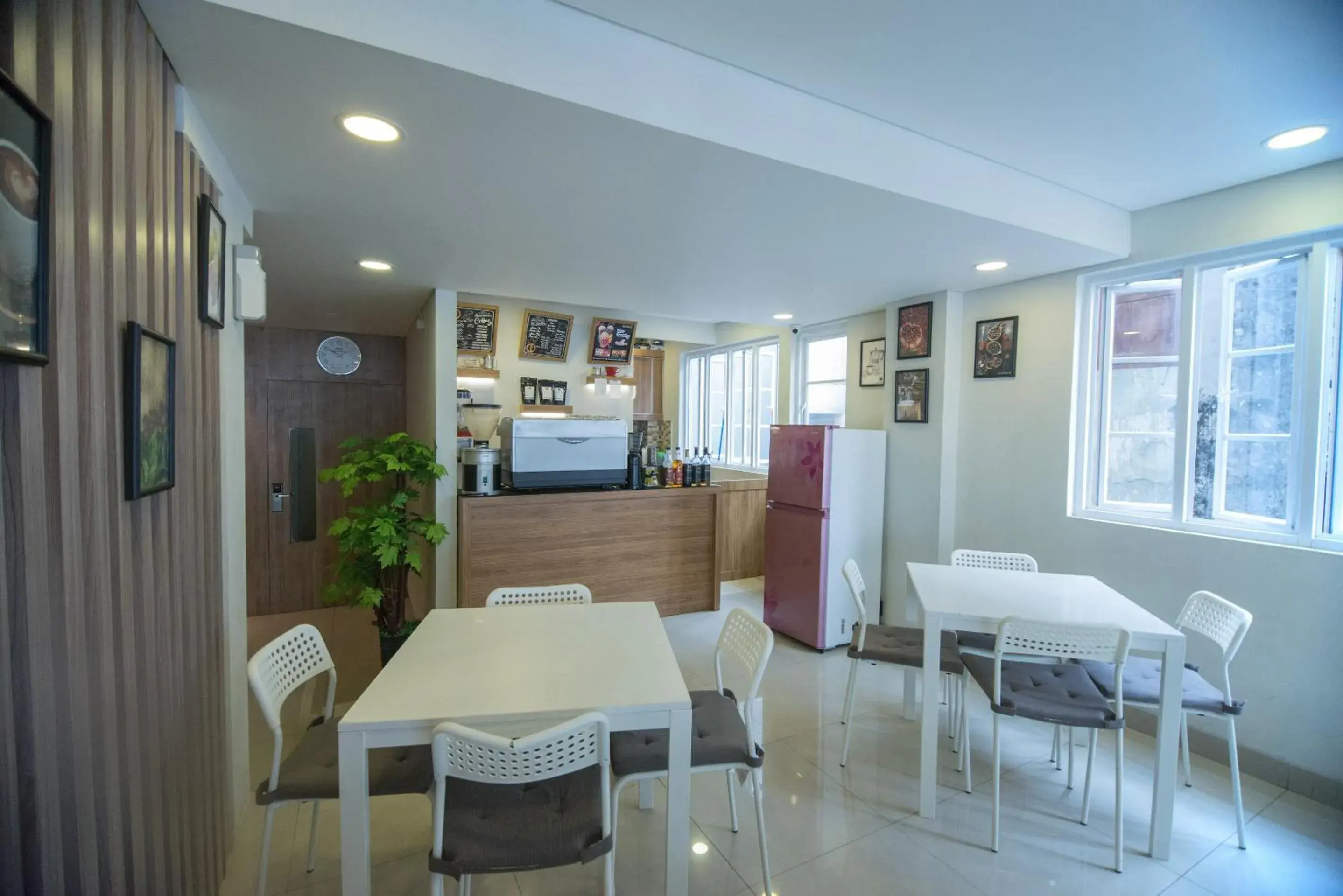 Restaurant/places to eat in Flagship 101 Apple Platinum Restaurant/places to eat in Flagship 101 Apple Platinum