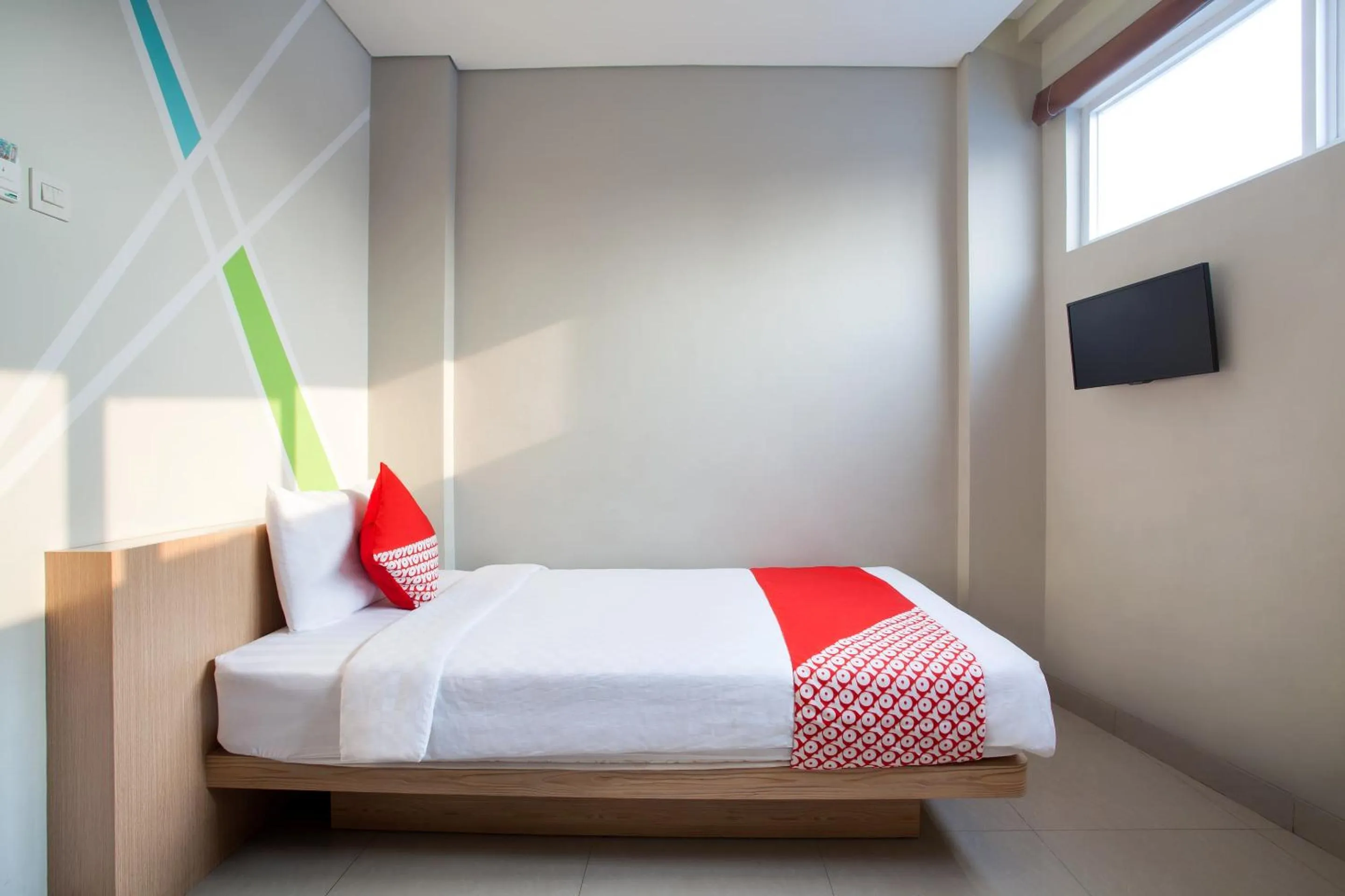 Bedroom, Bed in Flagship 101 Apple Platinum