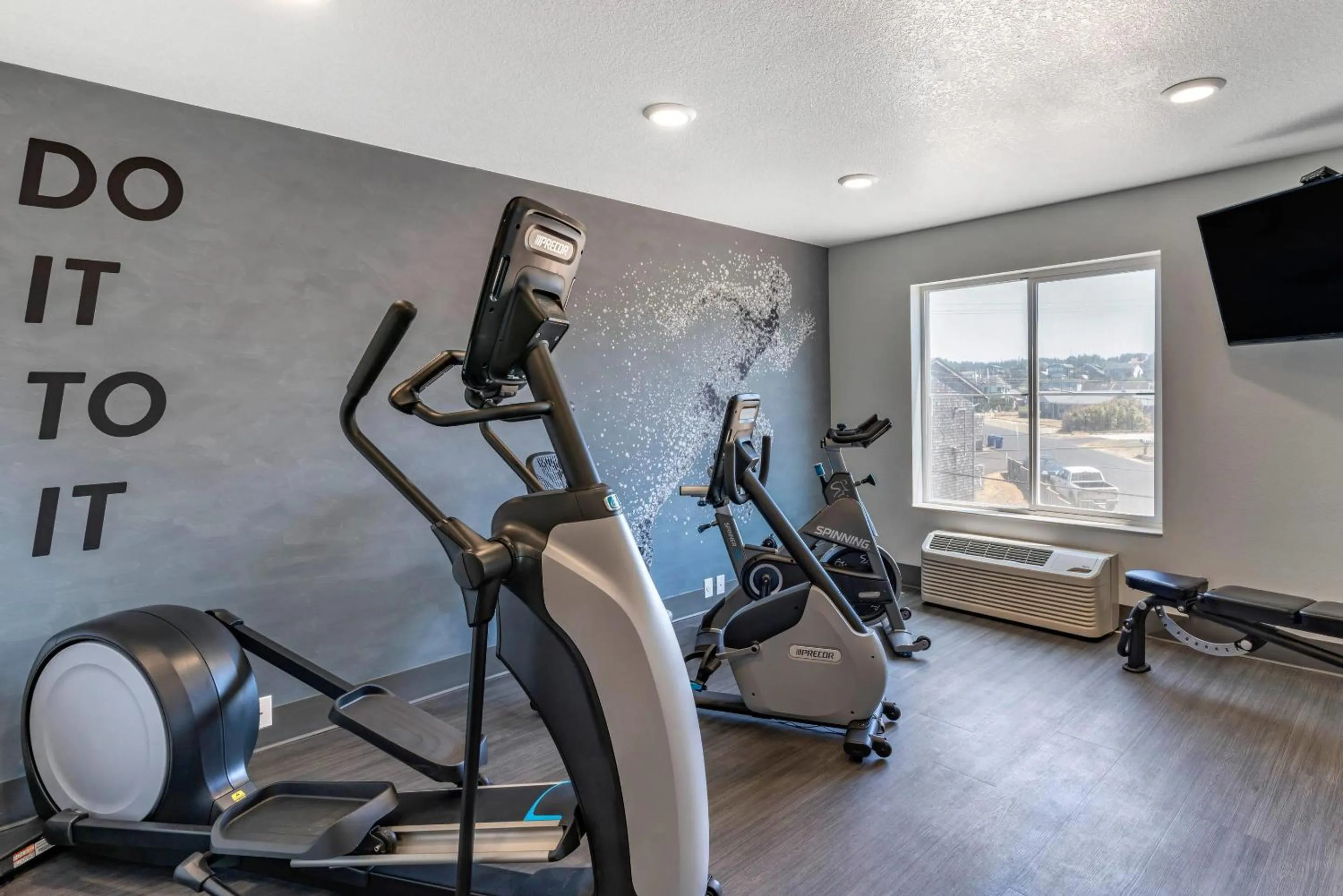Fitness centre/facilities in Elizabeth Oceanfront Suites, an Ascend Collection Hotel