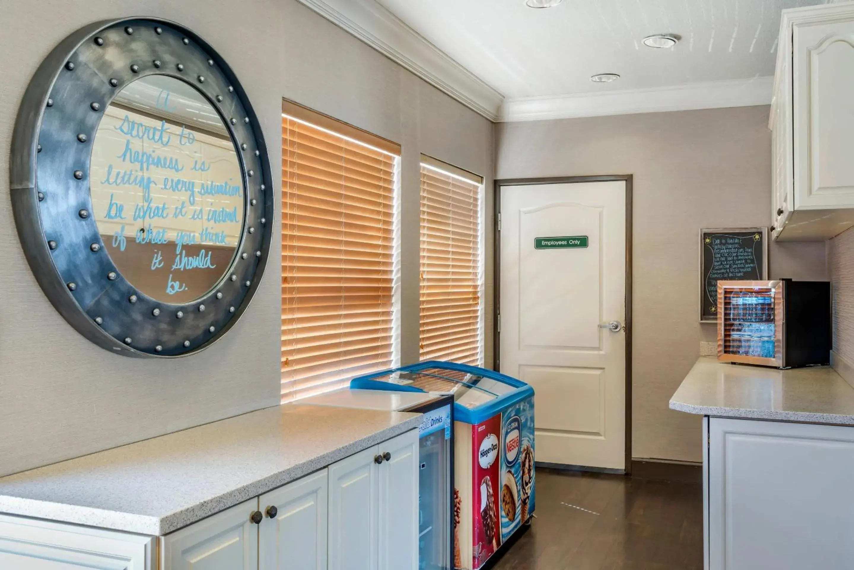 Lobby or reception in Elizabeth Oceanfront Suites, an Ascend Collection Hotel Lobby or reception in Elizabeth Oceanfront Suites, an Ascend Collection Hotel