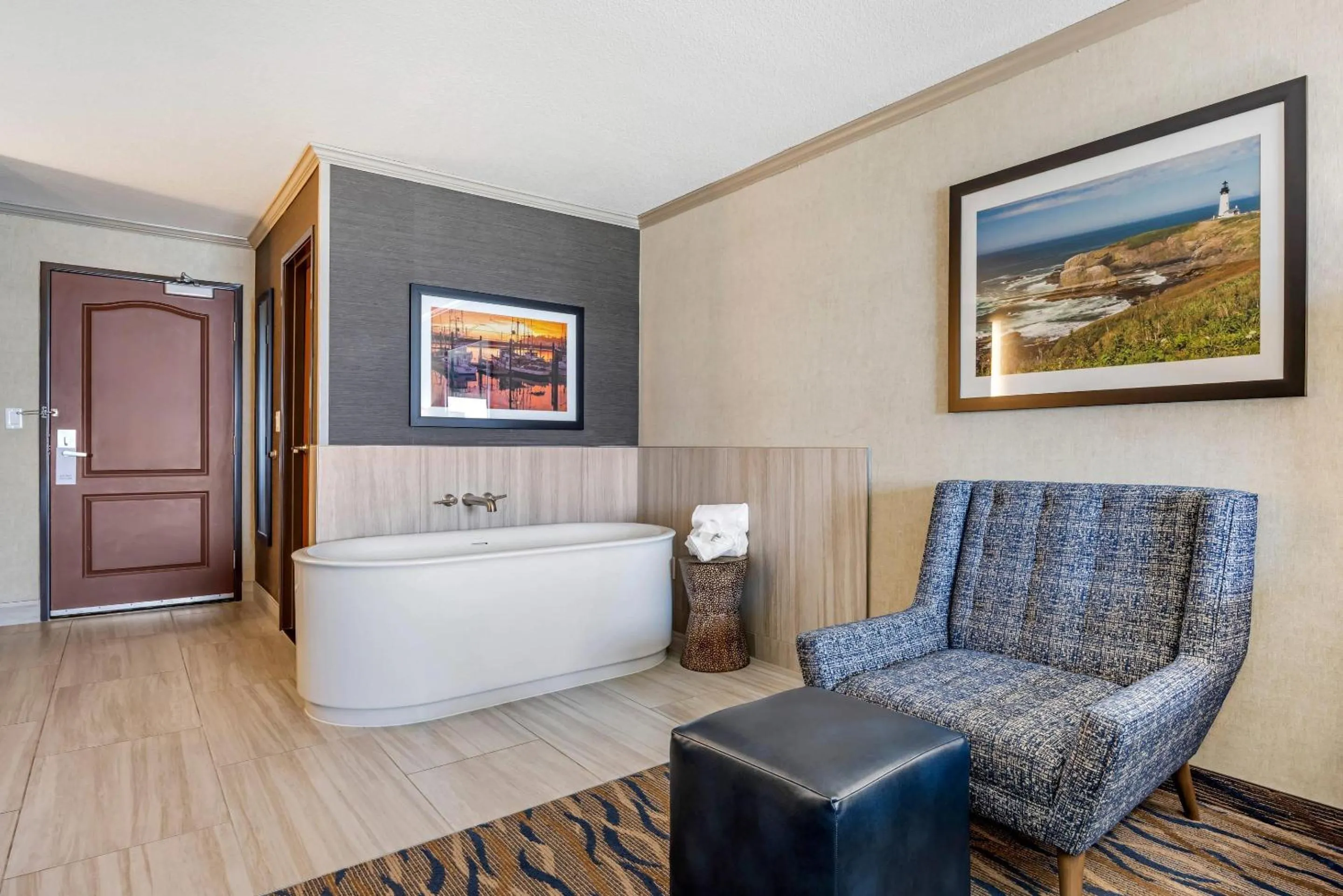 Bedroom in Elizabeth Oceanfront Suites, an Ascend Collection Hotel