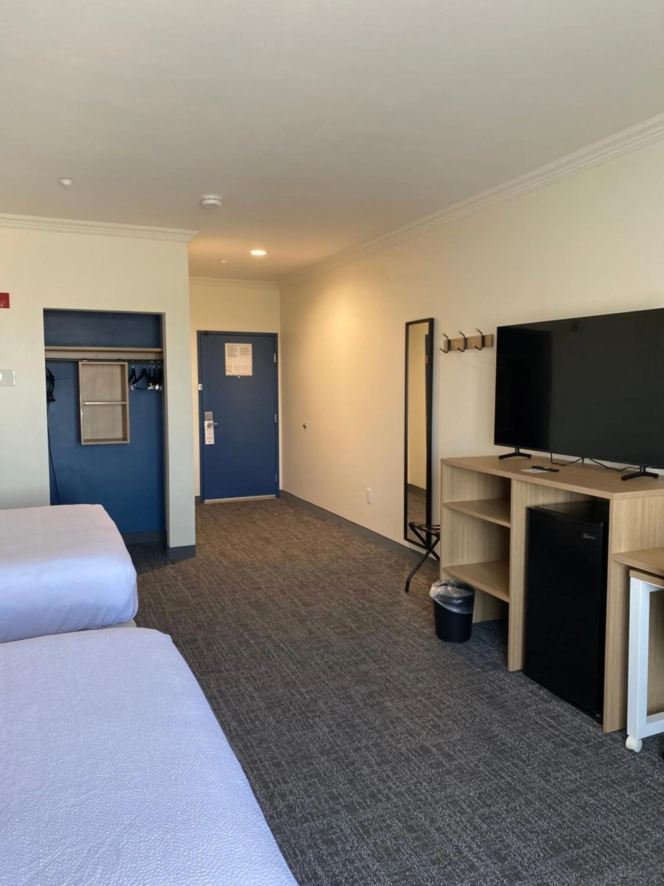 Bedroom, Bed in Spark by Hilton Yucca Valley Joshua Tree