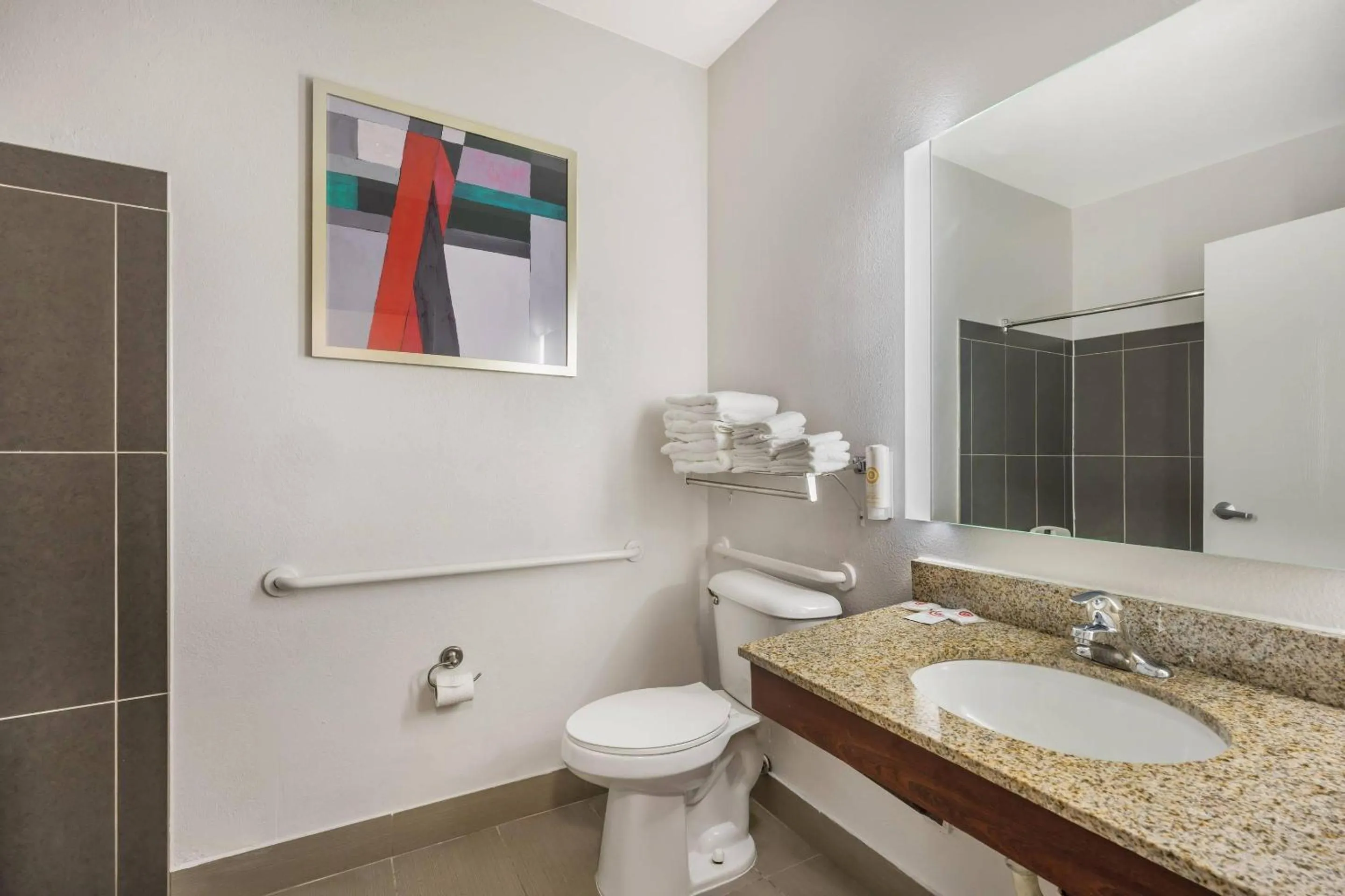 Bedroom in Comfort Suites Omaha Northwest