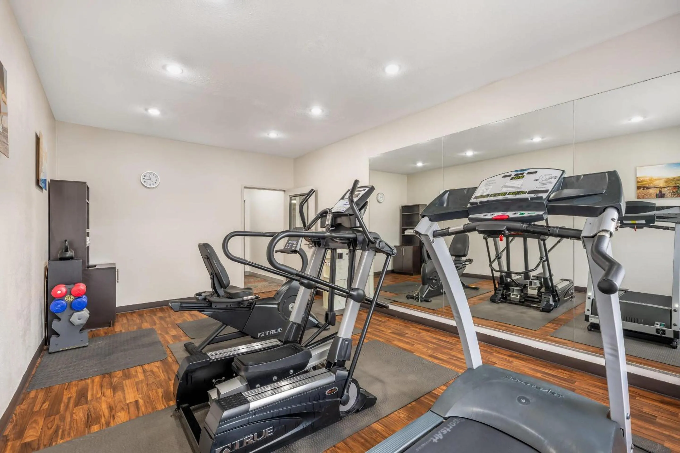 Fitness centre/facilities in Comfort Suites Omaha Northwest