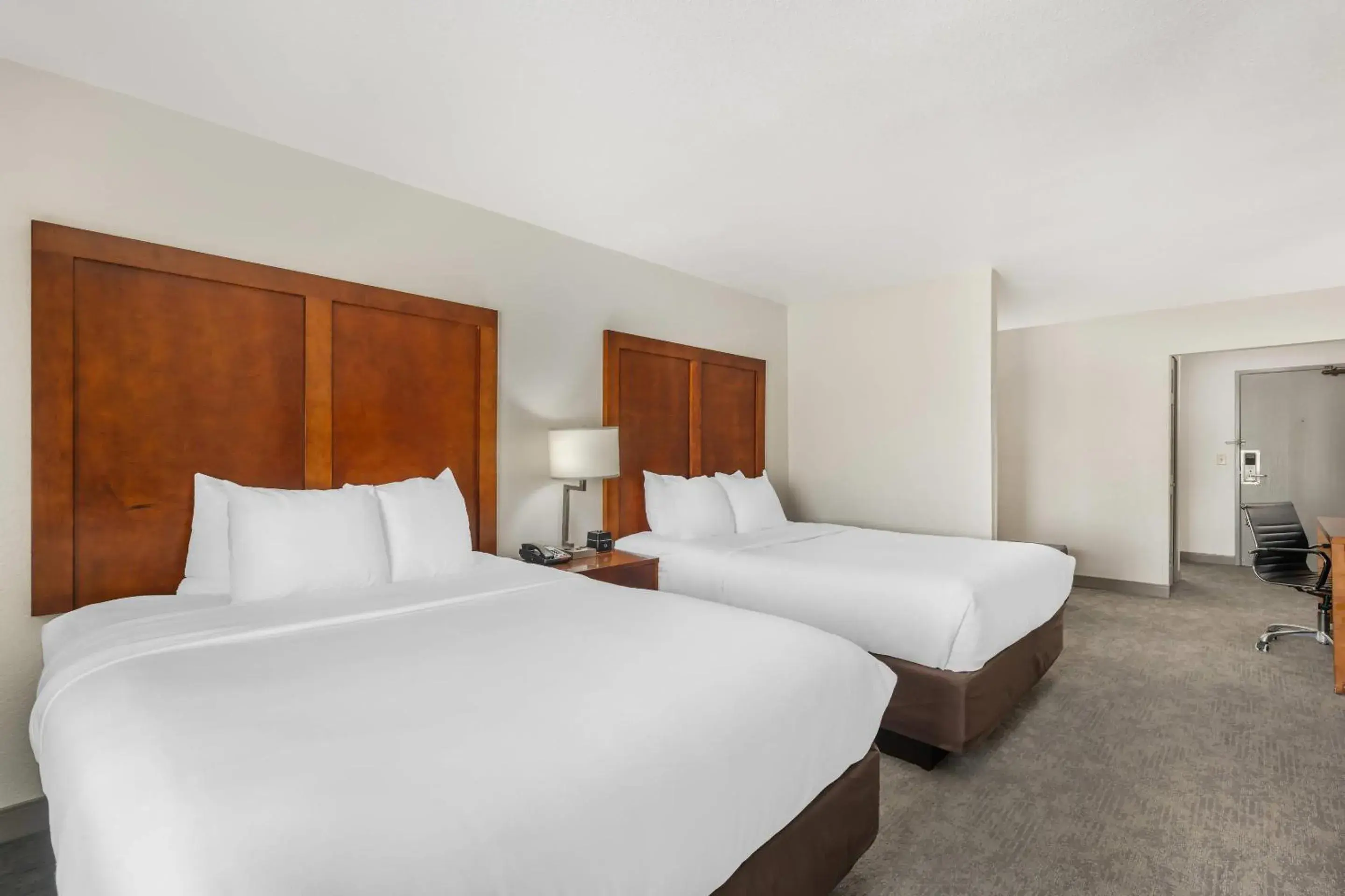 Bedroom, Bed in Comfort Suites Omaha Northwest Bedroom, Bed in Comfort Suites Omaha Northwest