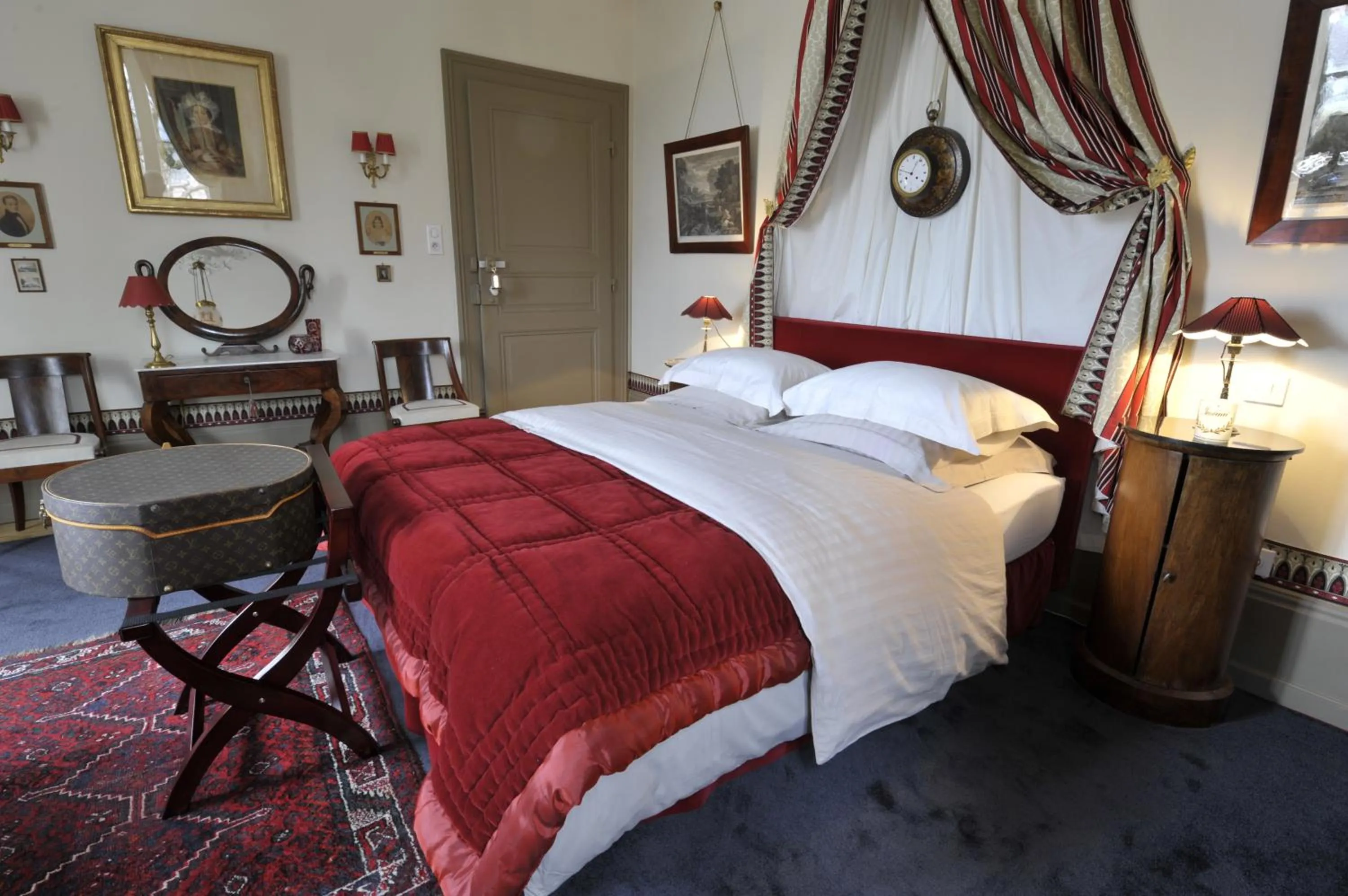 Photo of the whole room, Bed in La Maison D'hôtes du Parc
