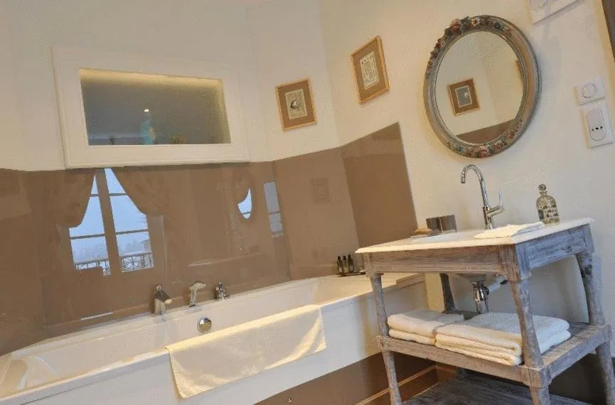 Bathroom in La Maison D'hôtes du Parc