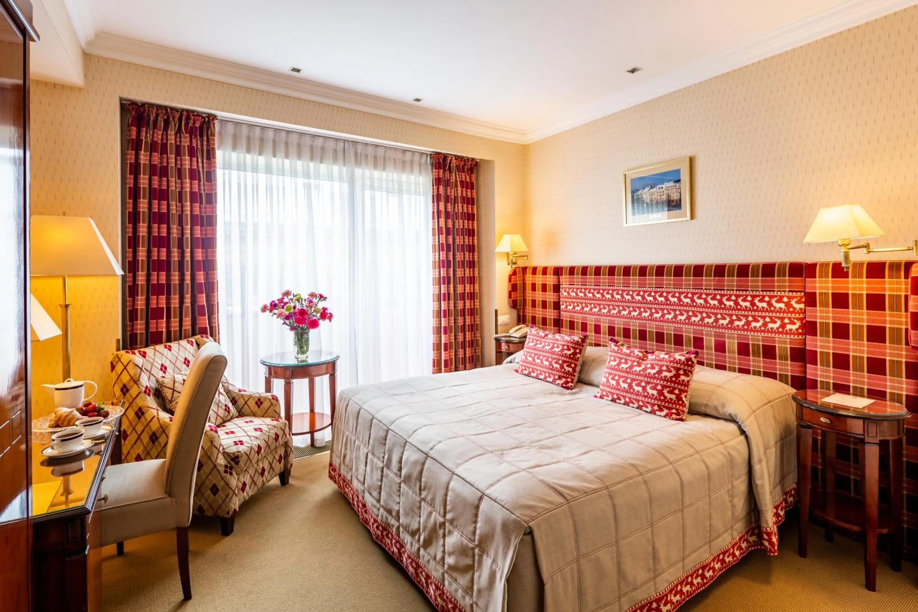 Photo of the whole room, Bed in Swiss Hotel