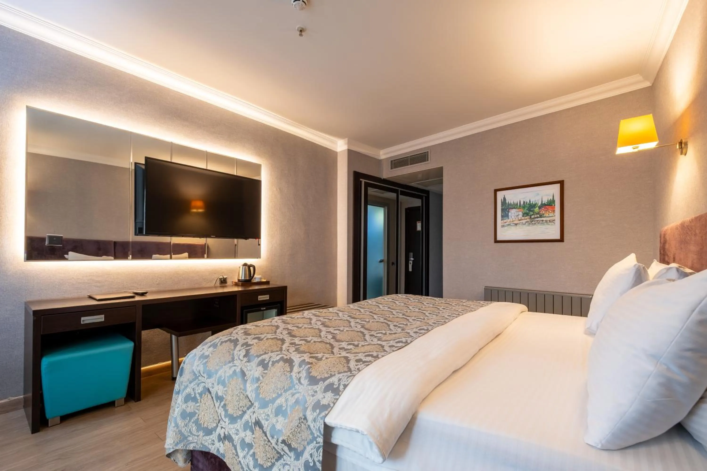 Bed in 216 Castle Hotel