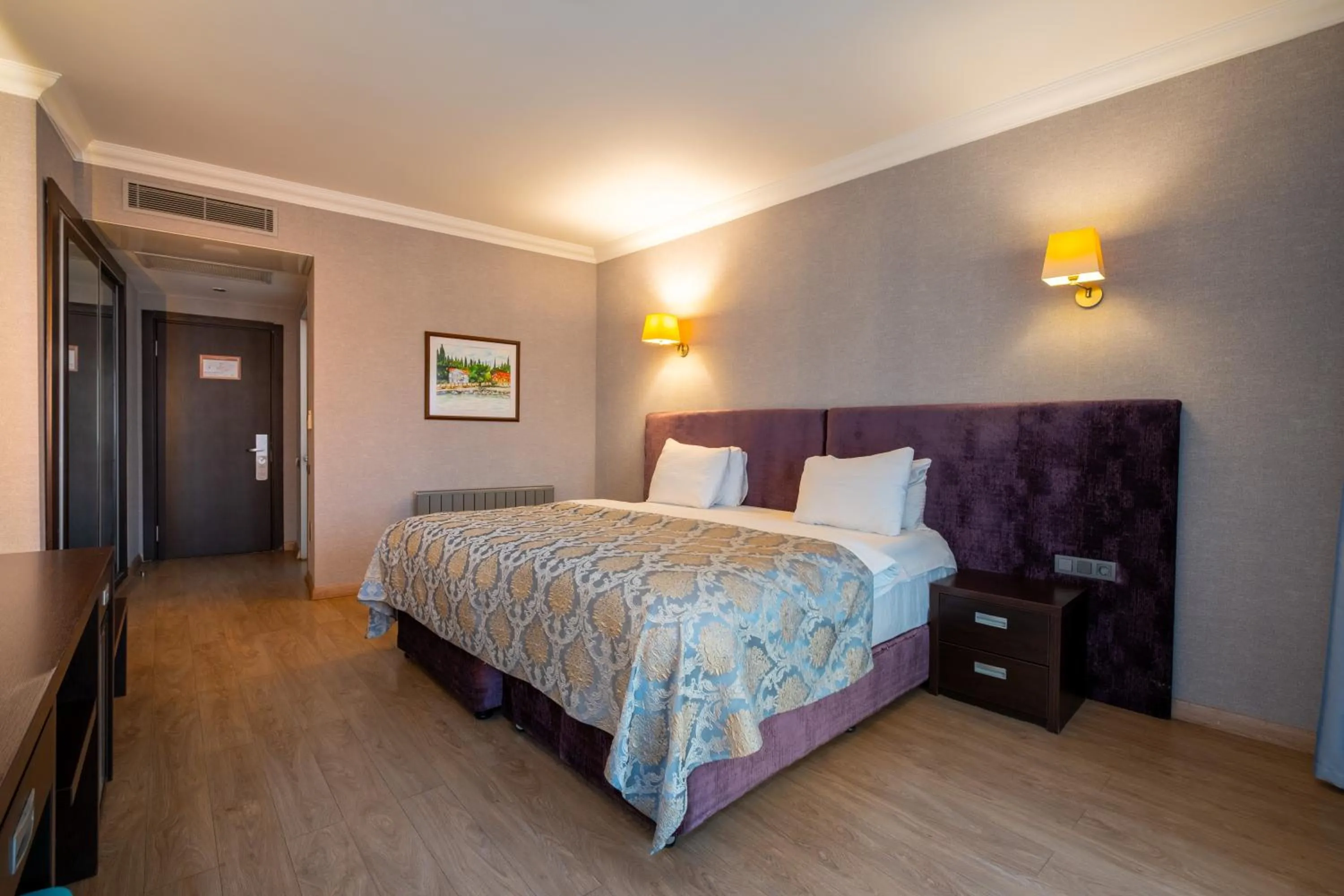 Bed in 216 Castle Hotel