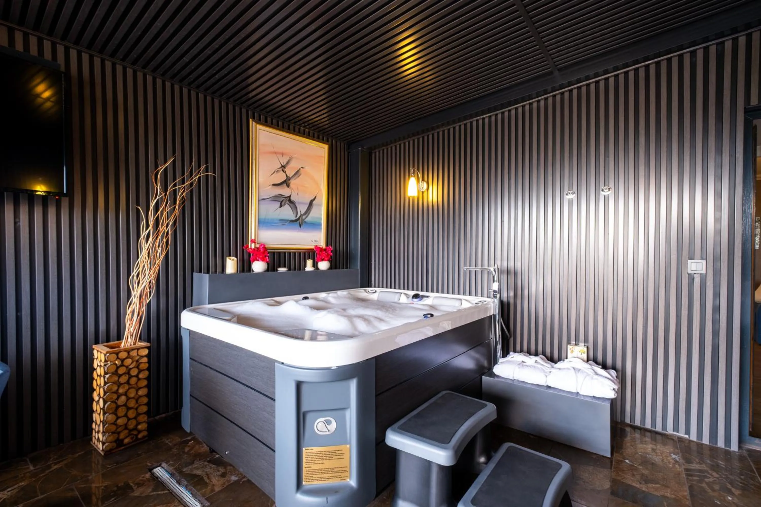 Hot Tub in 216 Castle Hotel