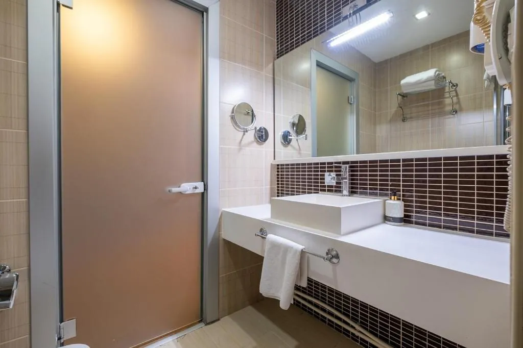 Bathroom in 216 Castle Hotel
