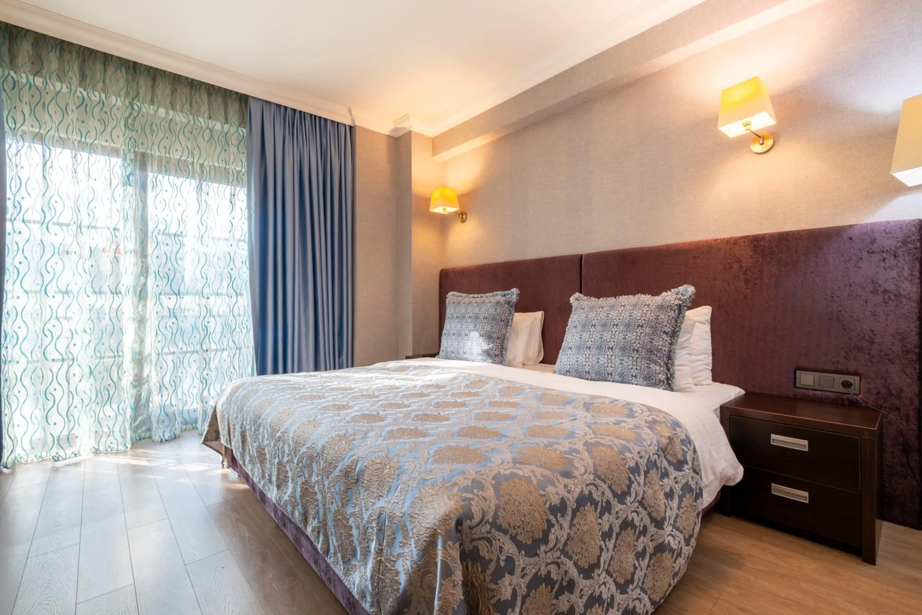 Bedroom, Bed in 216 Castle Hotel