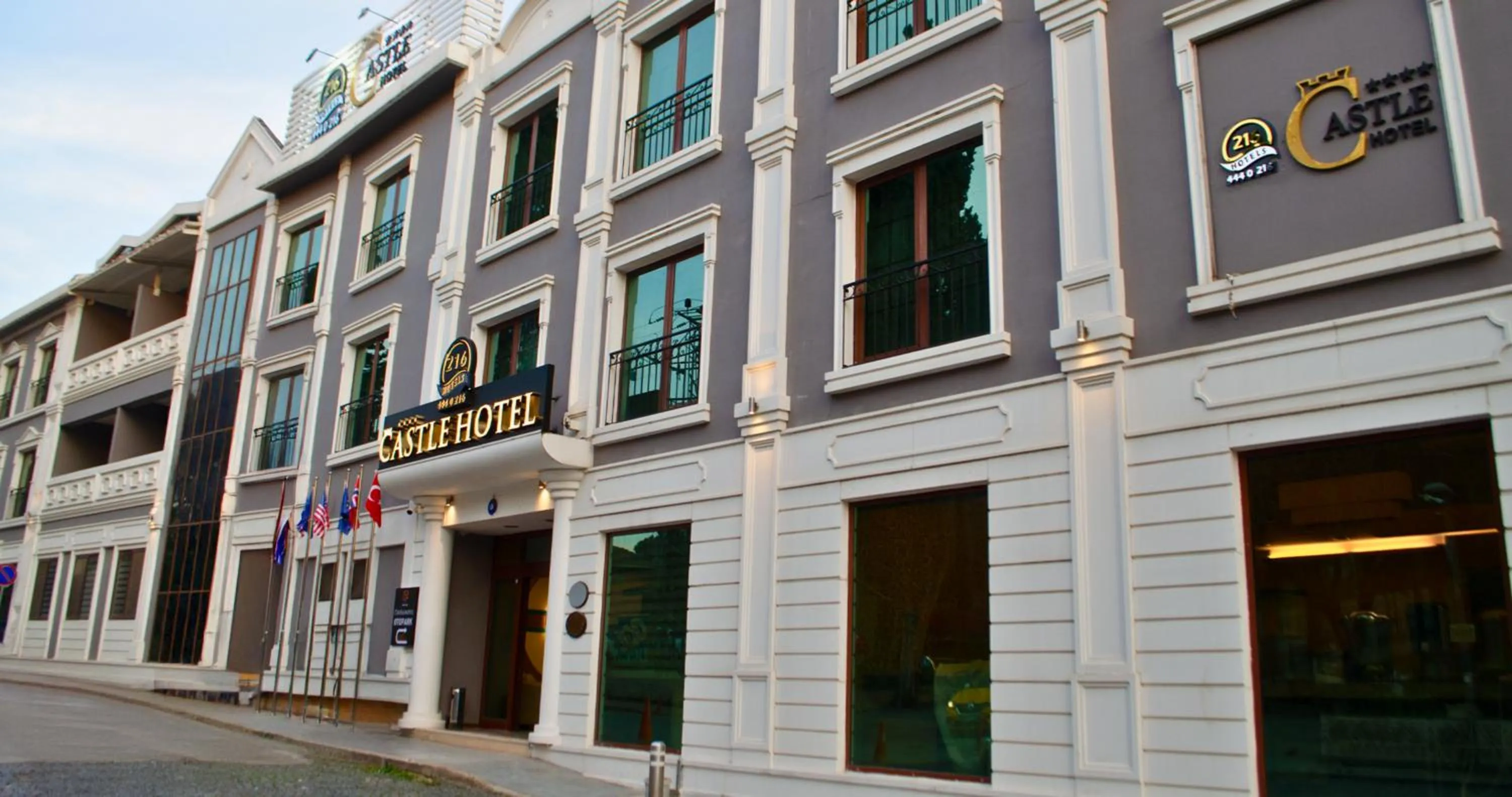 Property building in 216 Castle Hotel