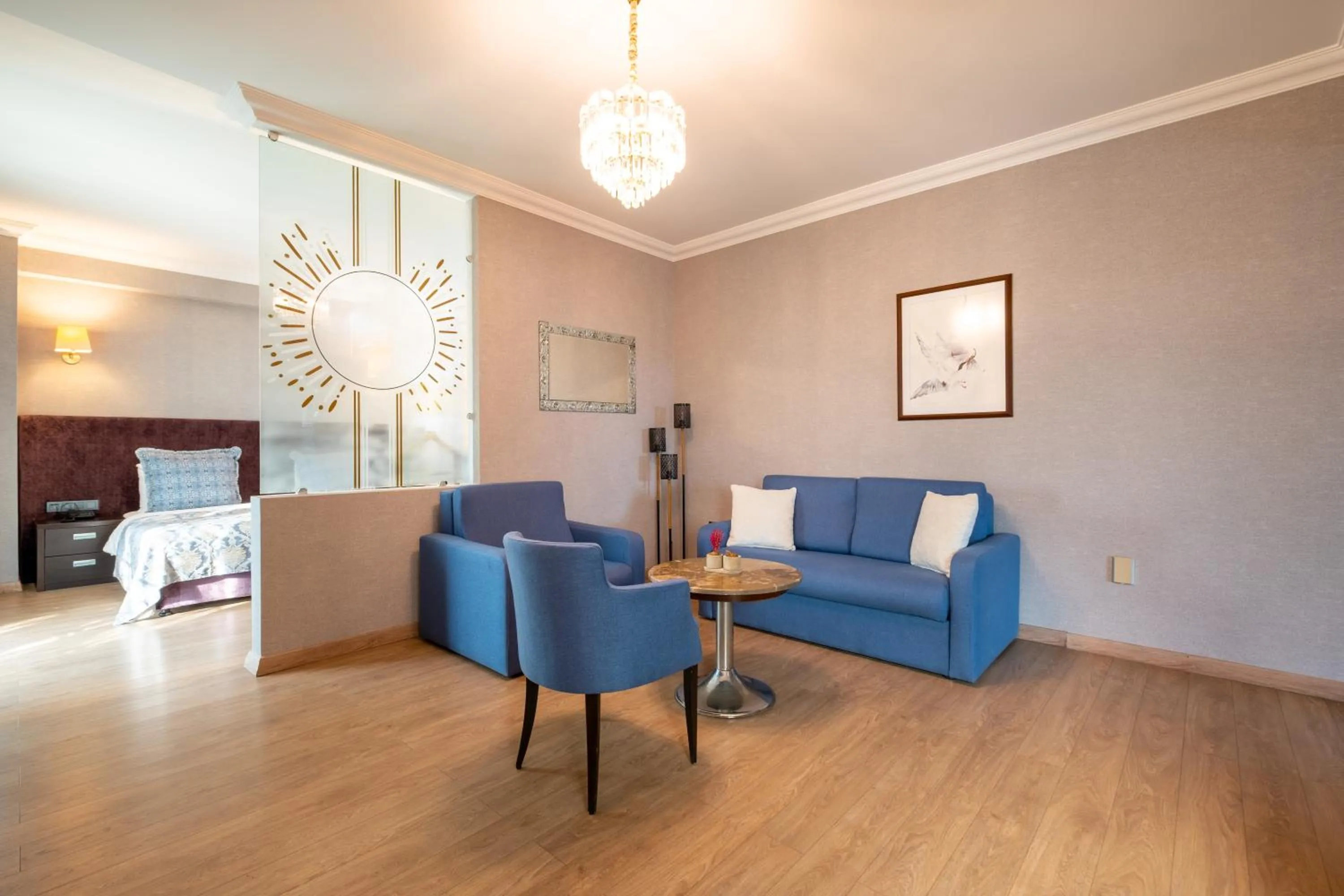 Living room in 216 Castle Hotel