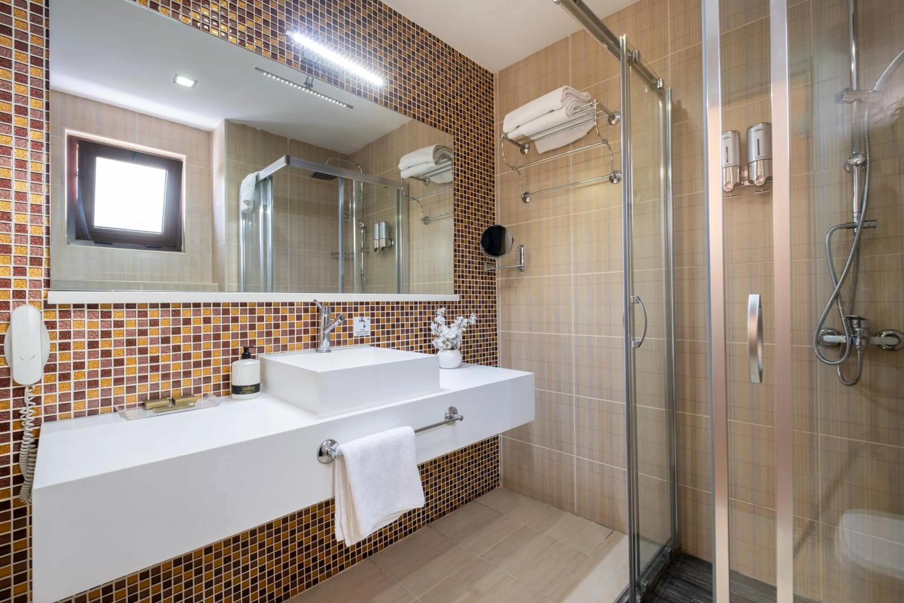 Bathroom in 216 Castle Hotel
