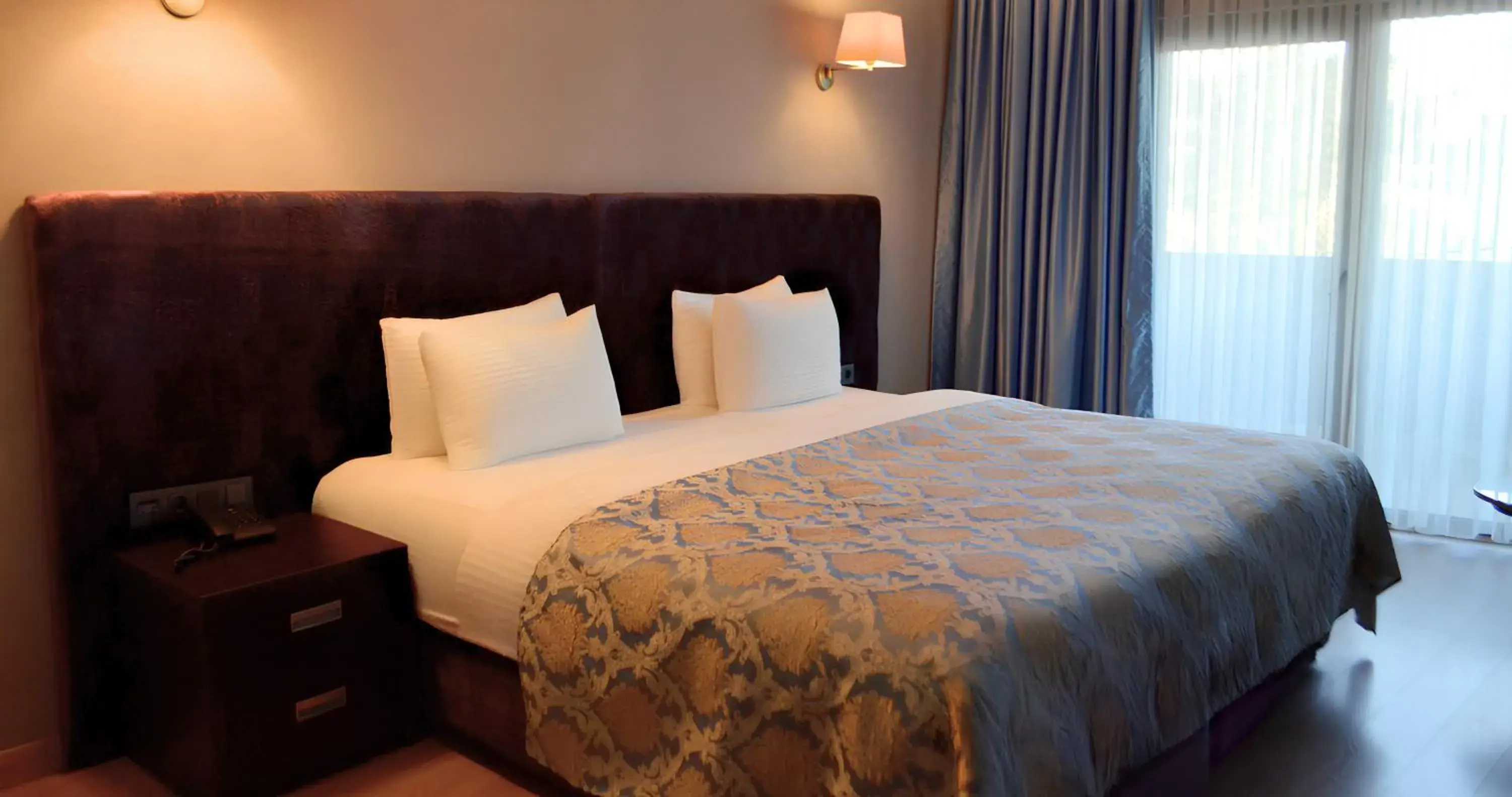 Deluxe Double Room with Balcony and Sea View in 216 Castle Hotel Deluxe Double Room with Balcony and Sea View in 216 Castle Hotel