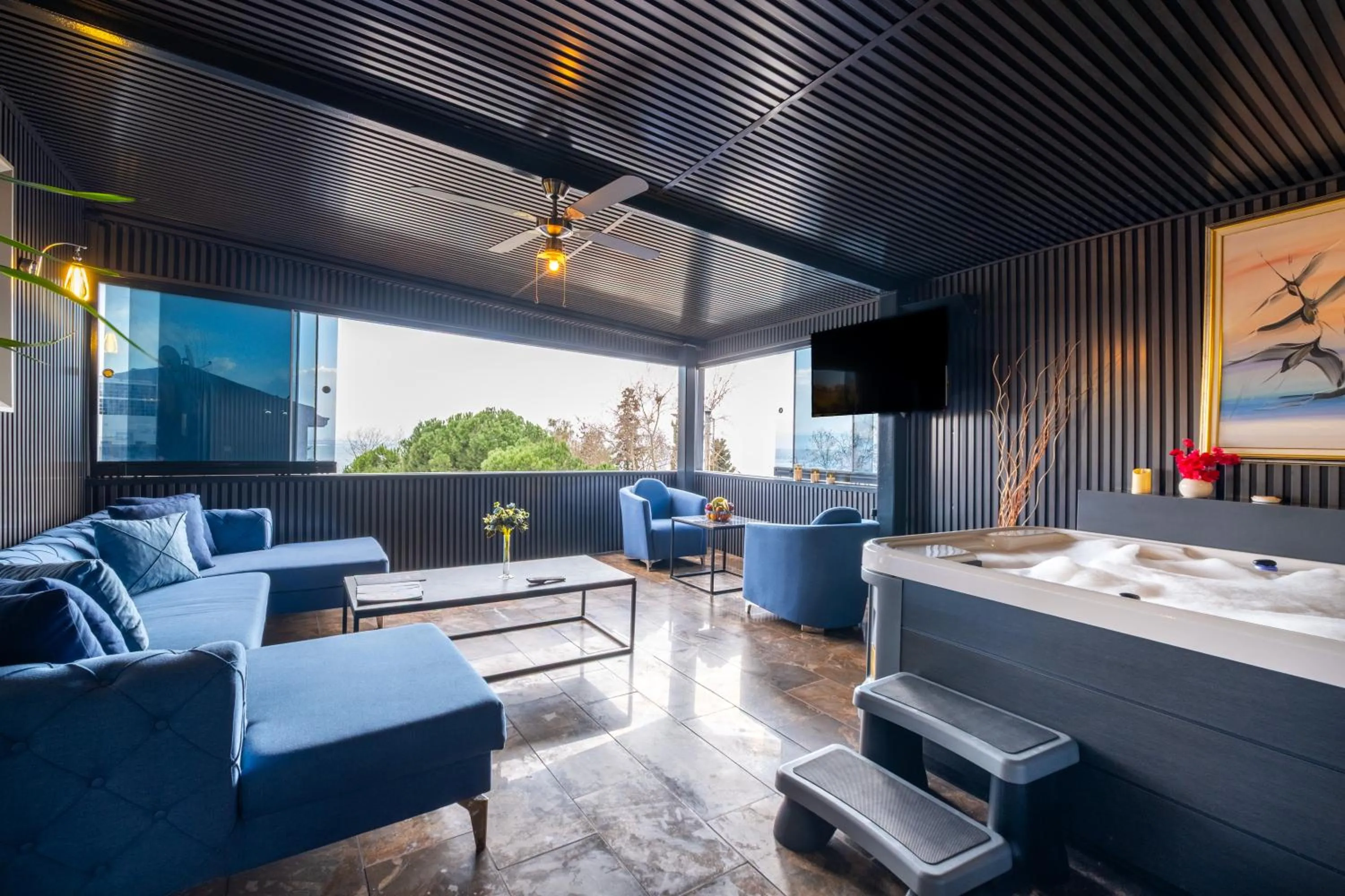Living room in 216 Castle Hotel