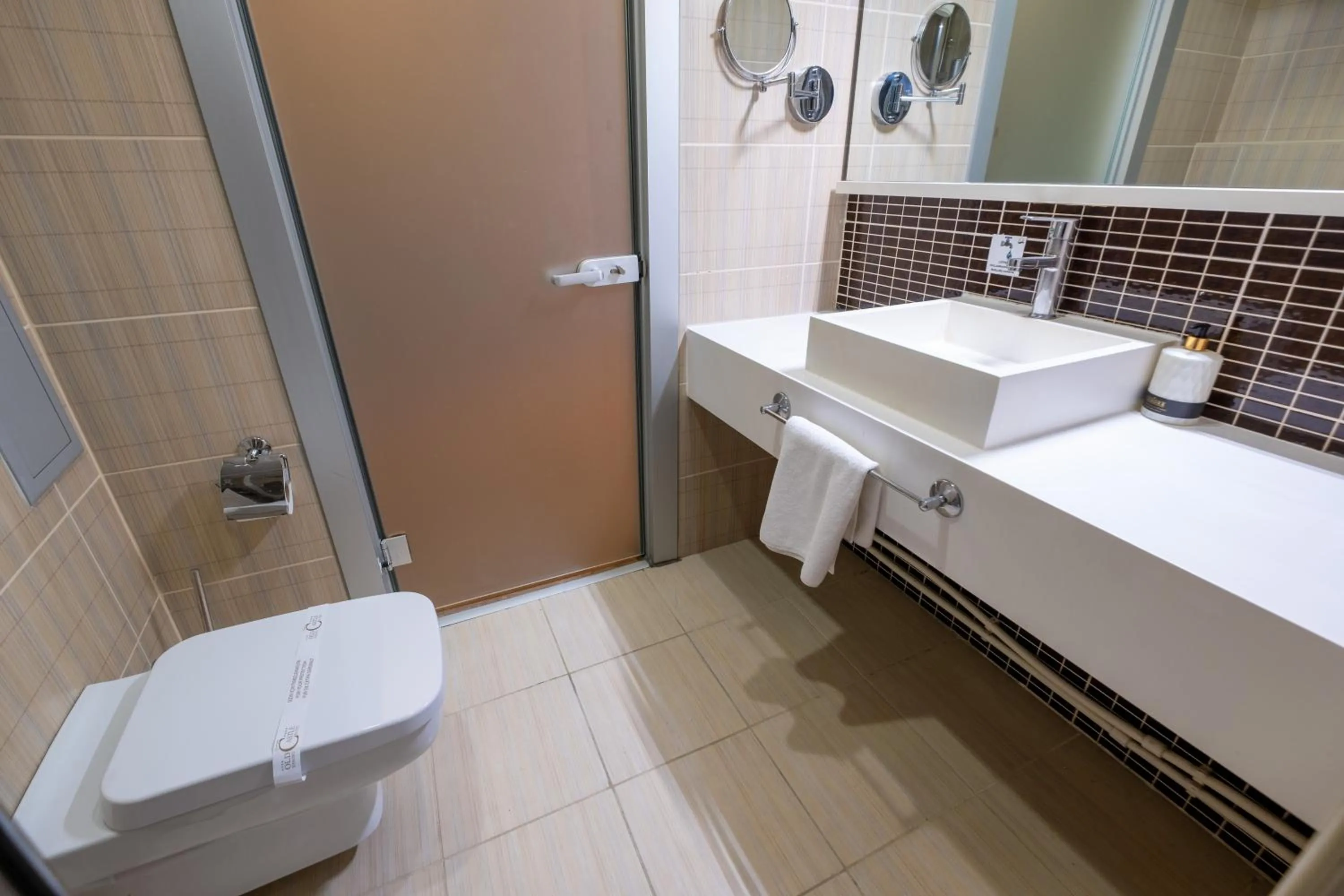 Bathroom in 216 Castle Hotel