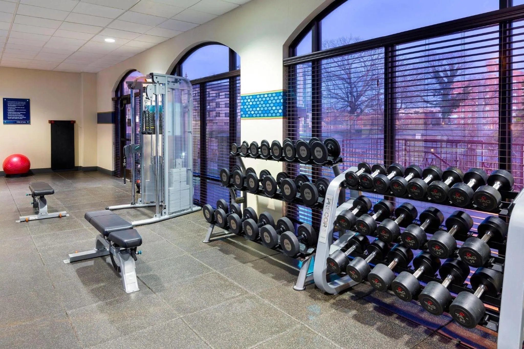 Fitness centre/facilities in Hampton Inn & Suites Country Club Plaza