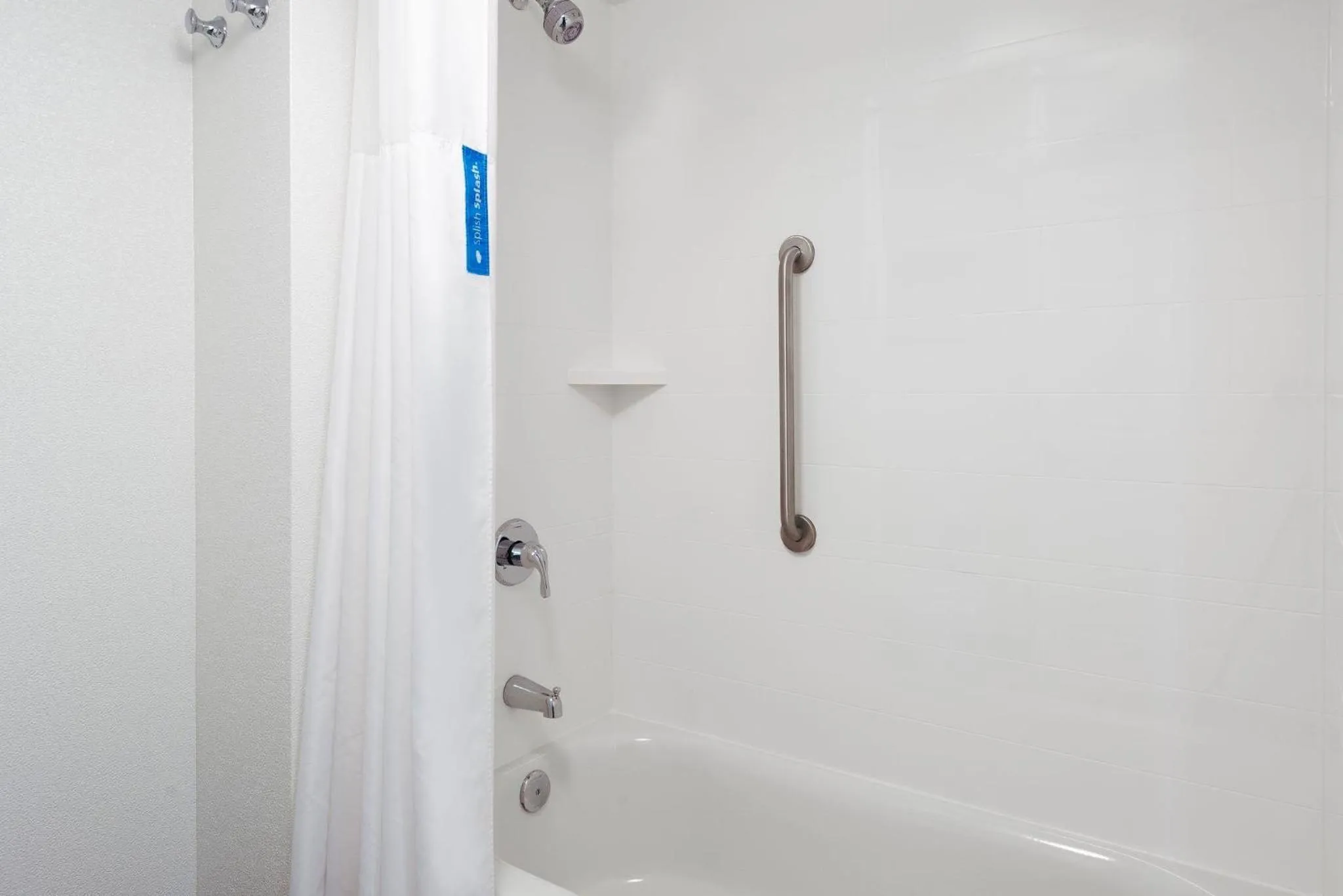 Bathroom in Hampton Inn & Suites Country Club Plaza