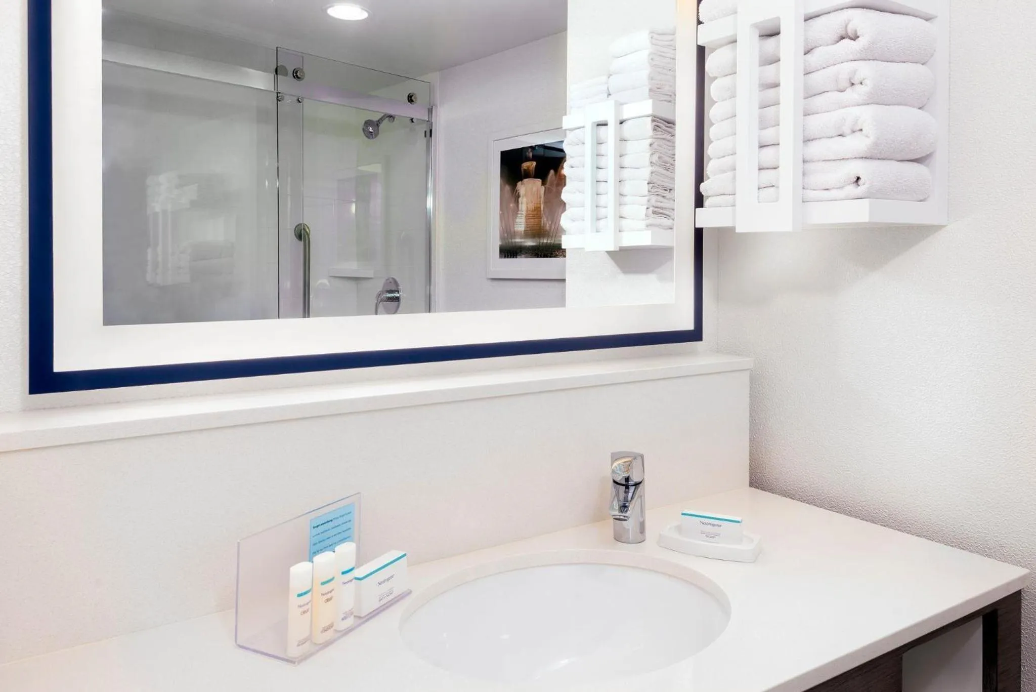 Bathroom in Hampton Inn & Suites Country Club Plaza