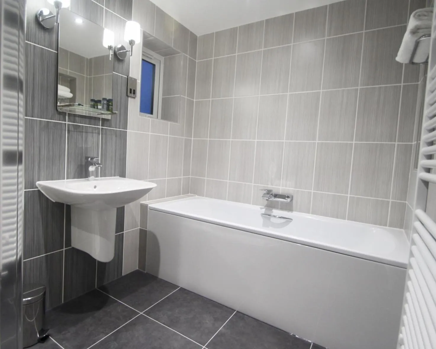 Bathroom in The Suffolk Hotel