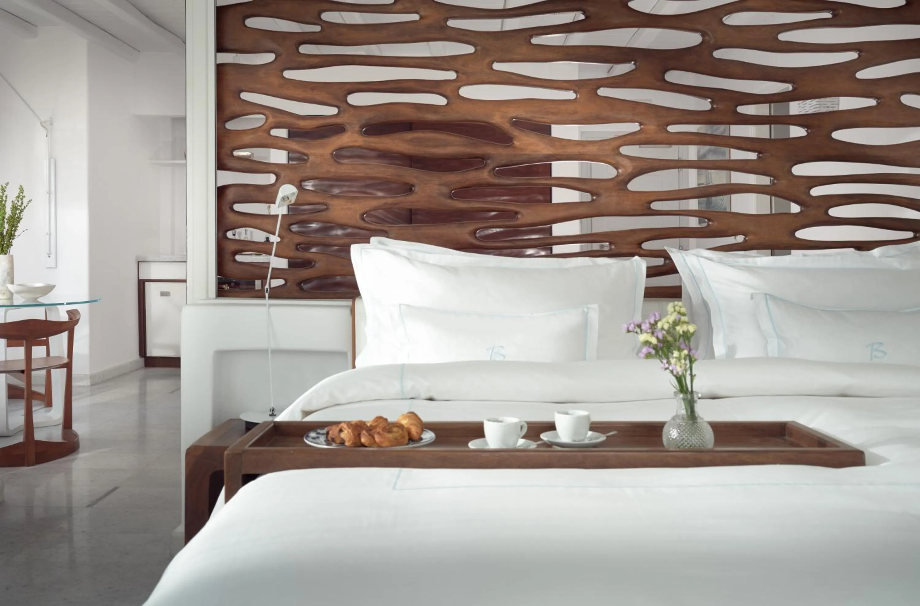 Bed in Belvedere Mykonos - Main Hotel - The Leading Hotels of the World