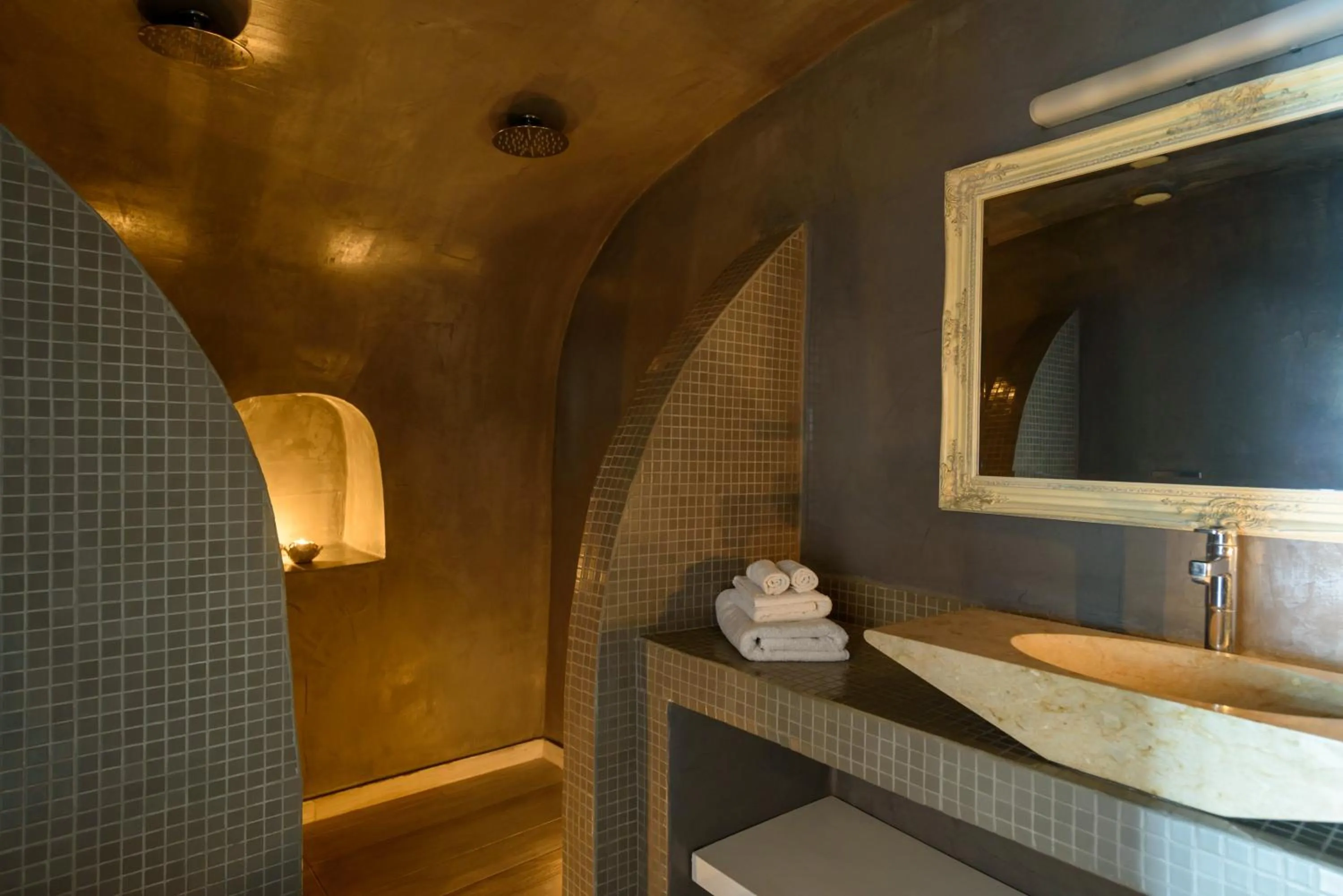 Shower in Senses Suites