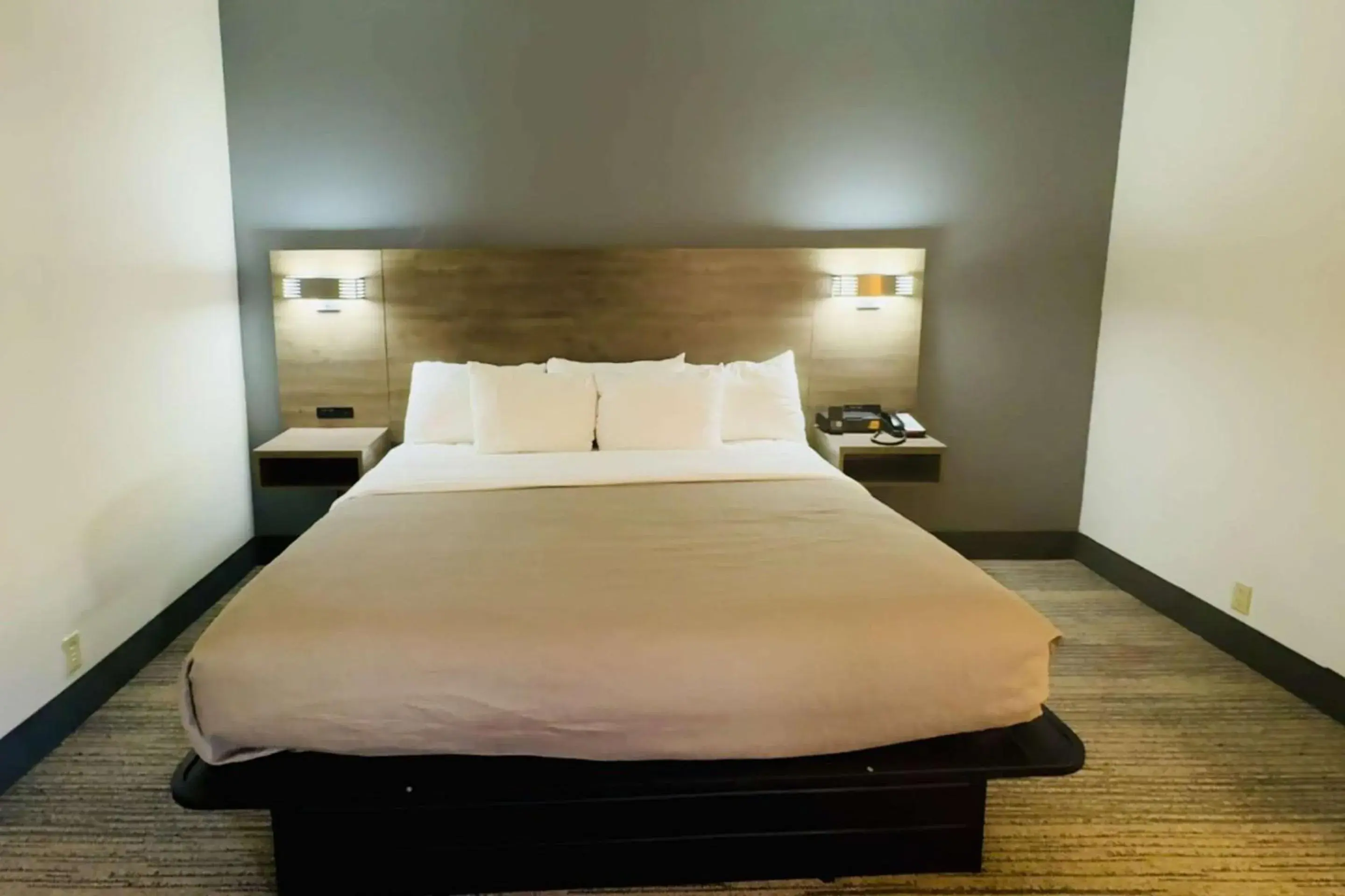 Bedroom, Bed in Quality Inn Danville - University Area Bedroom, Bed in Quality Inn Danville - University Area