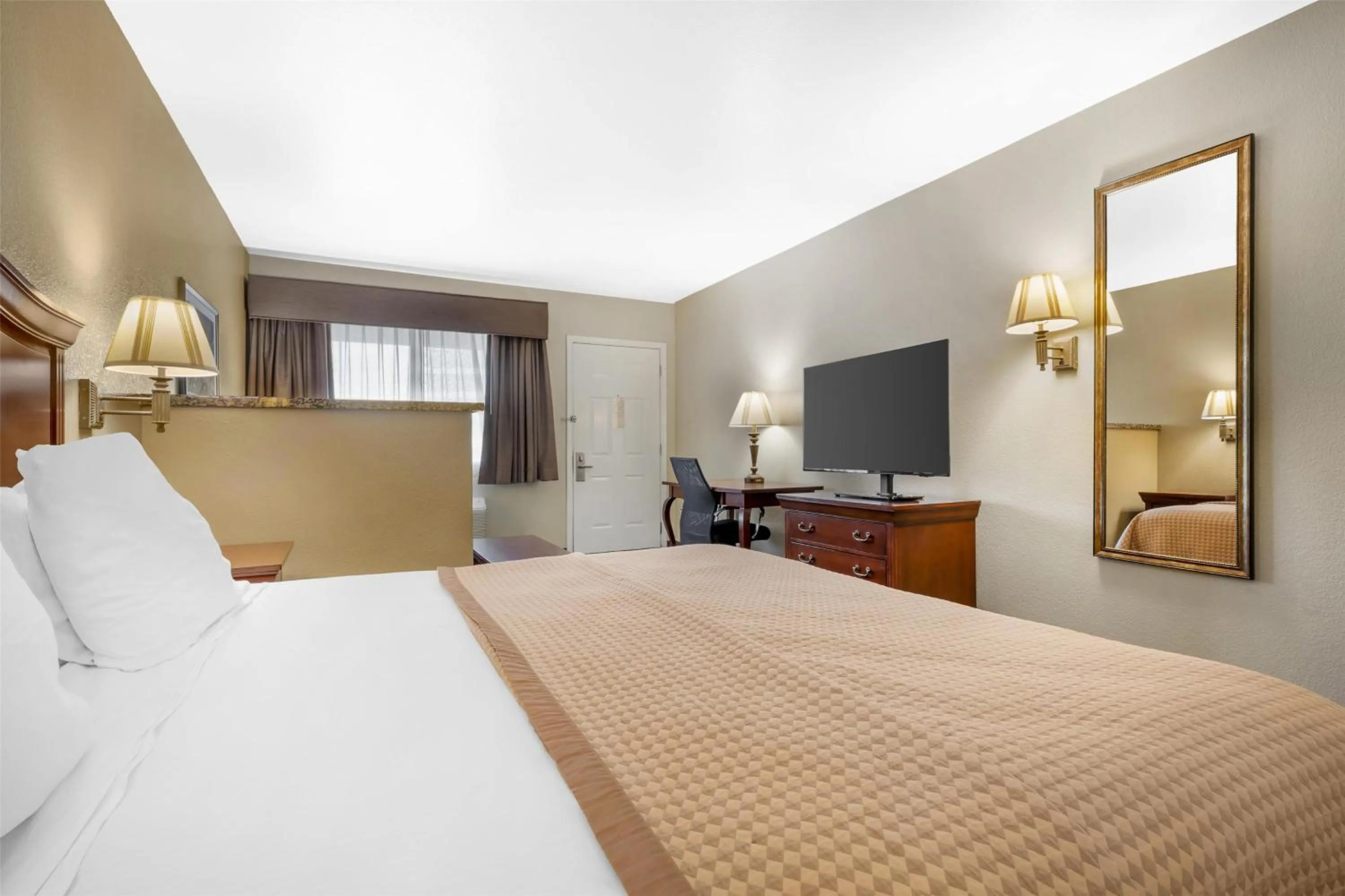 Bedroom, Bed in Best Western Inn of Chandler