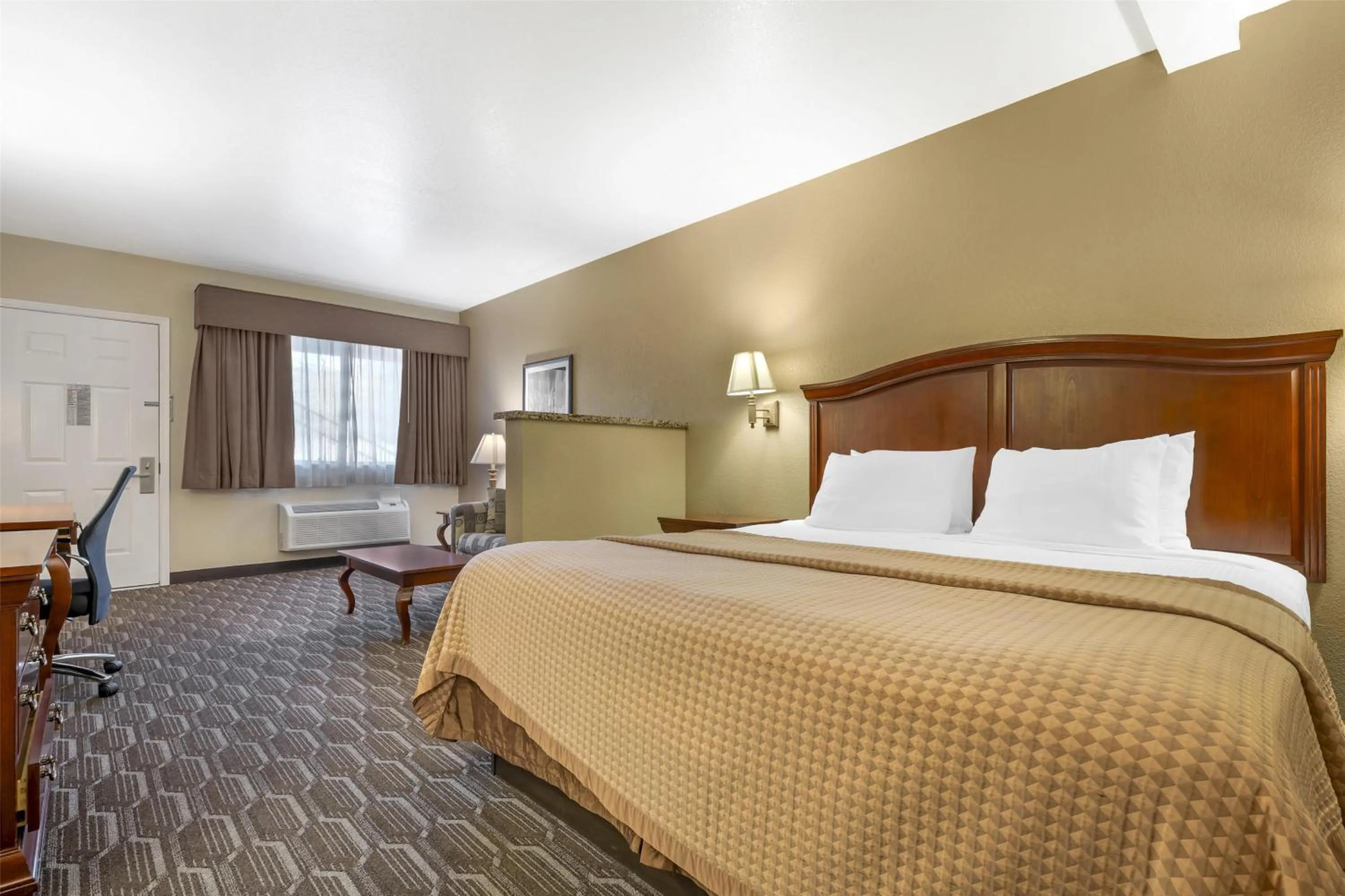 Bedroom, Bed in Best Western Inn of Chandler