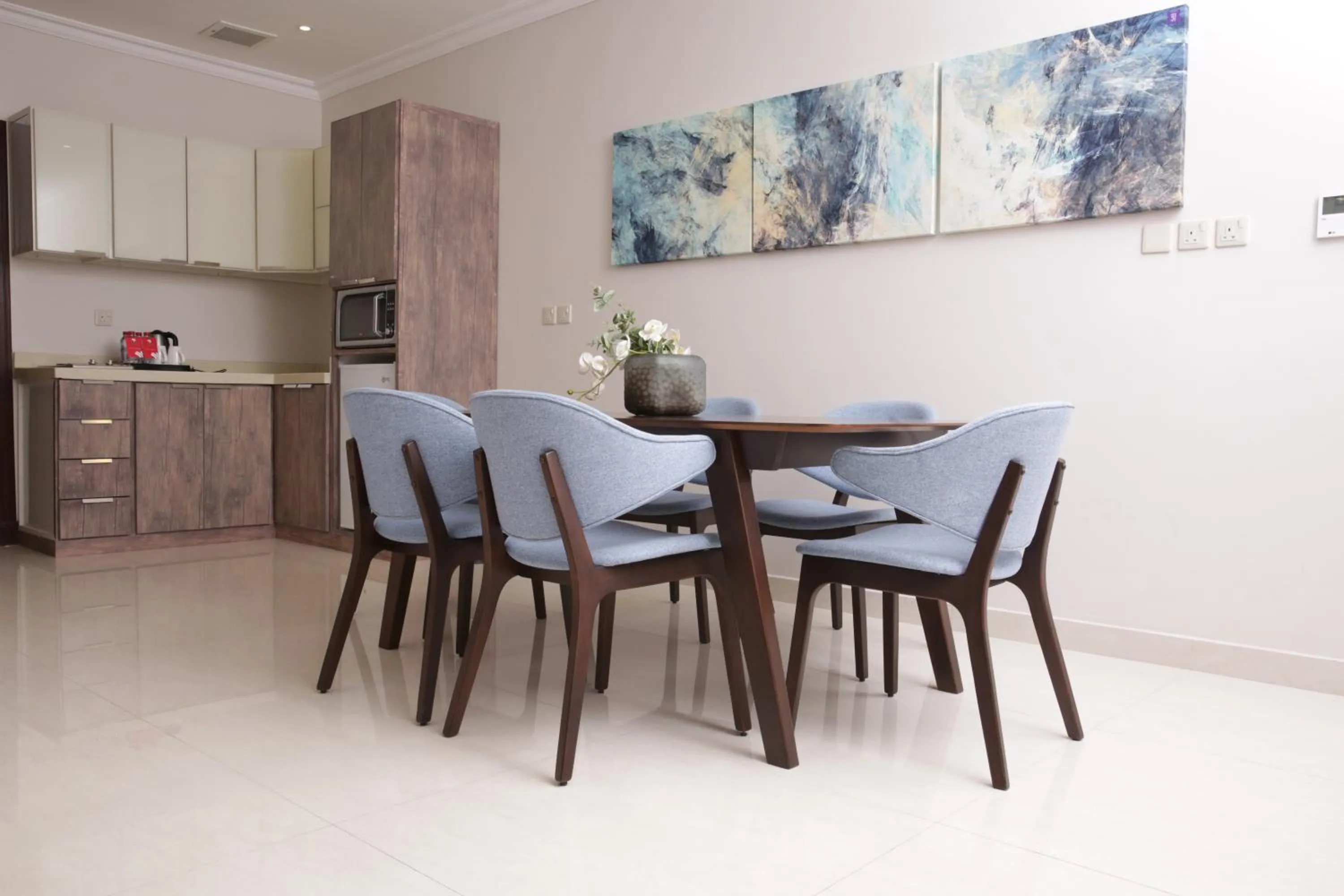 Dining area in Nasima Serviced Apartments - Economy