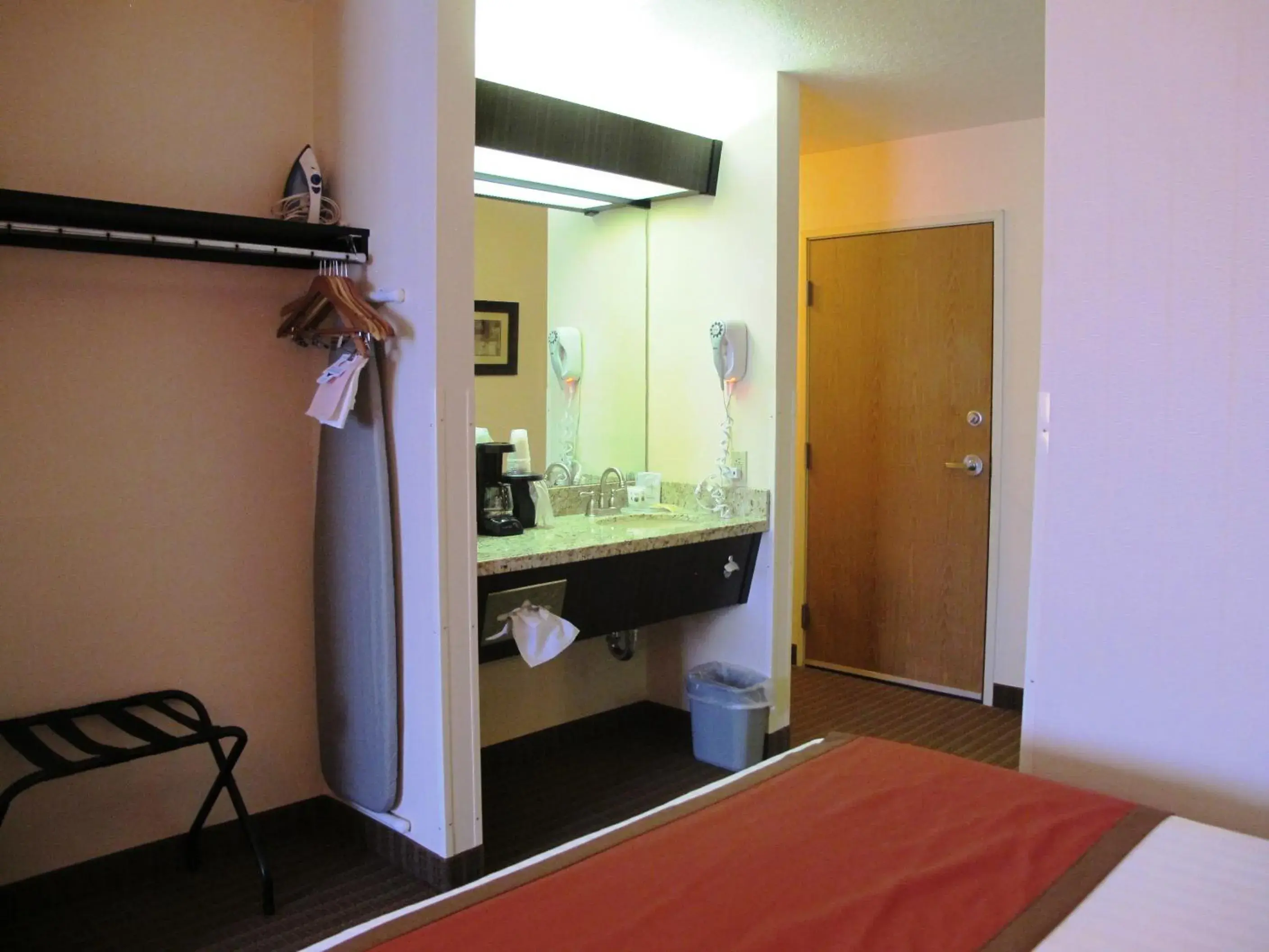 Decorative detail, Bed in Inn America - Boise Decorative detail, Bed in Inn America - Boise