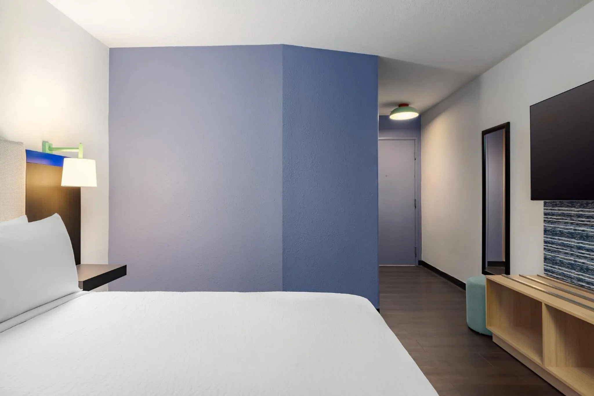 Photo of the whole room, Bed in Garner Hotel Boise Airport by IHG