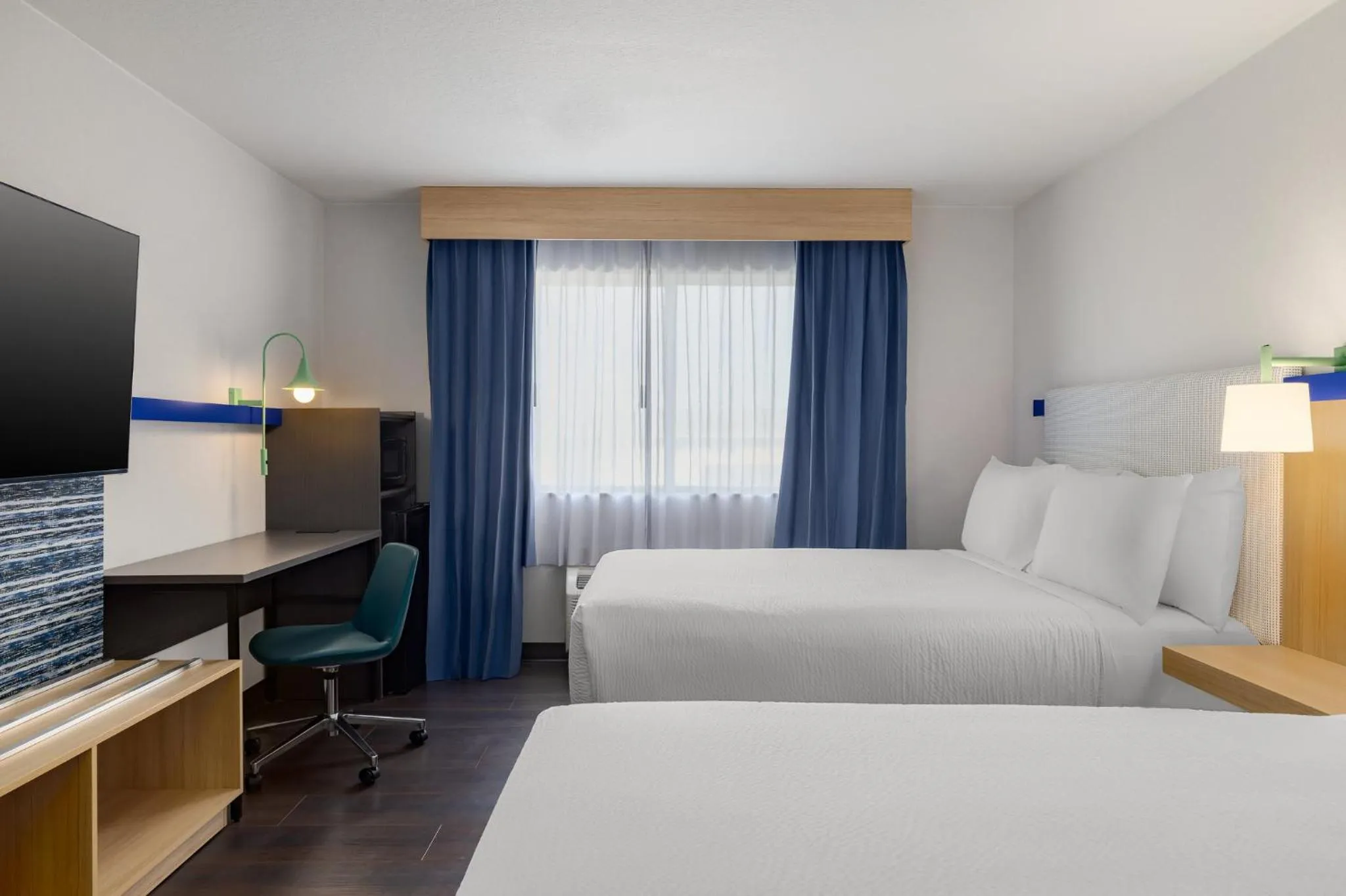 Photo of the whole room, Bed in Garner Hotel Boise Airport by IHG