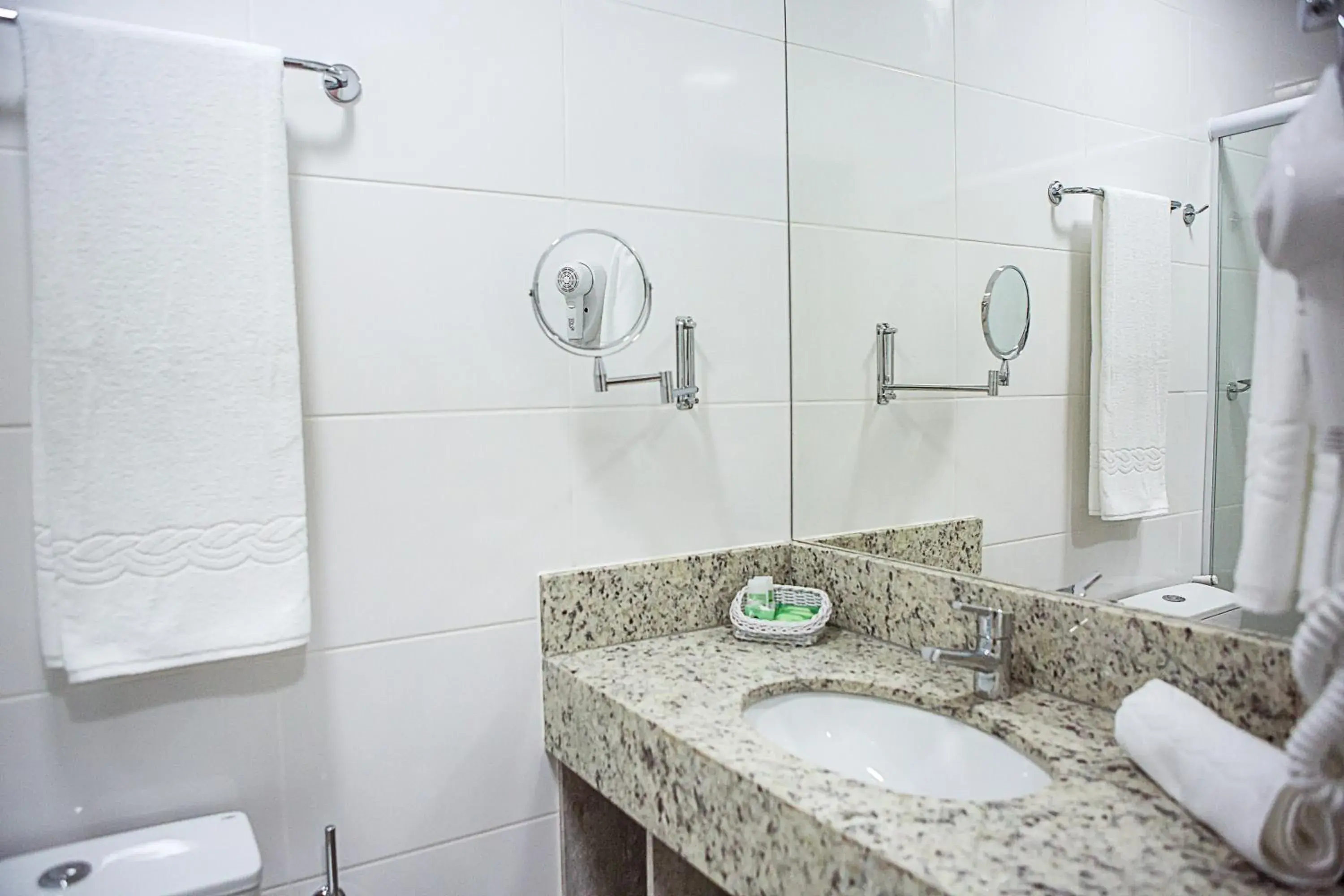 Deluxe Twin Room - single occupancy in Bristol Viçosa Hotel Deluxe Twin Room - single occupancy in Bristol Viçosa Hotel