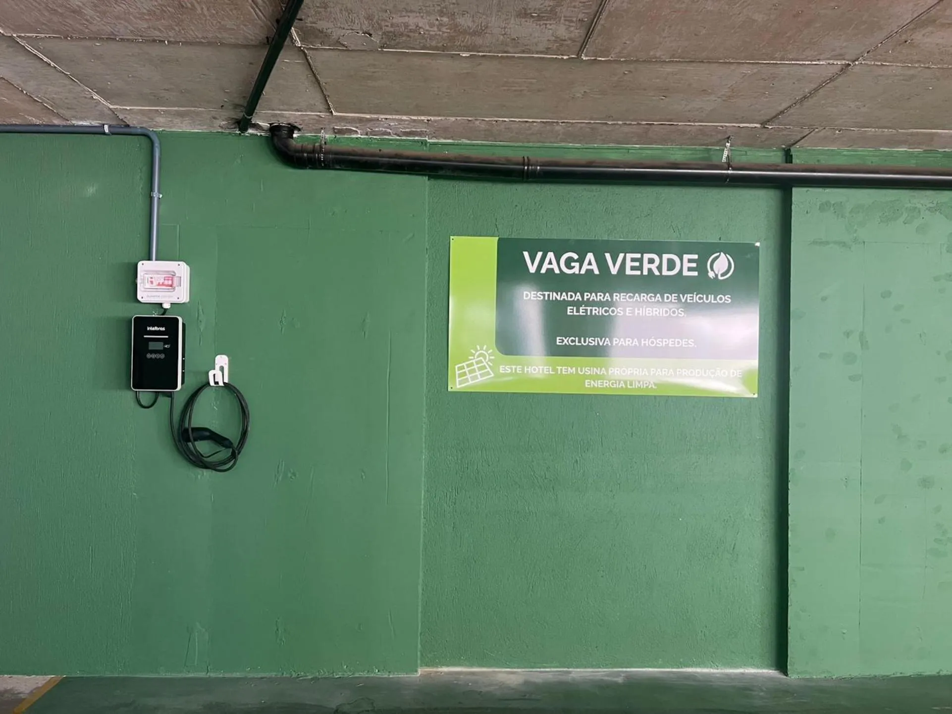 Parking in Bristol Viçosa Hotel