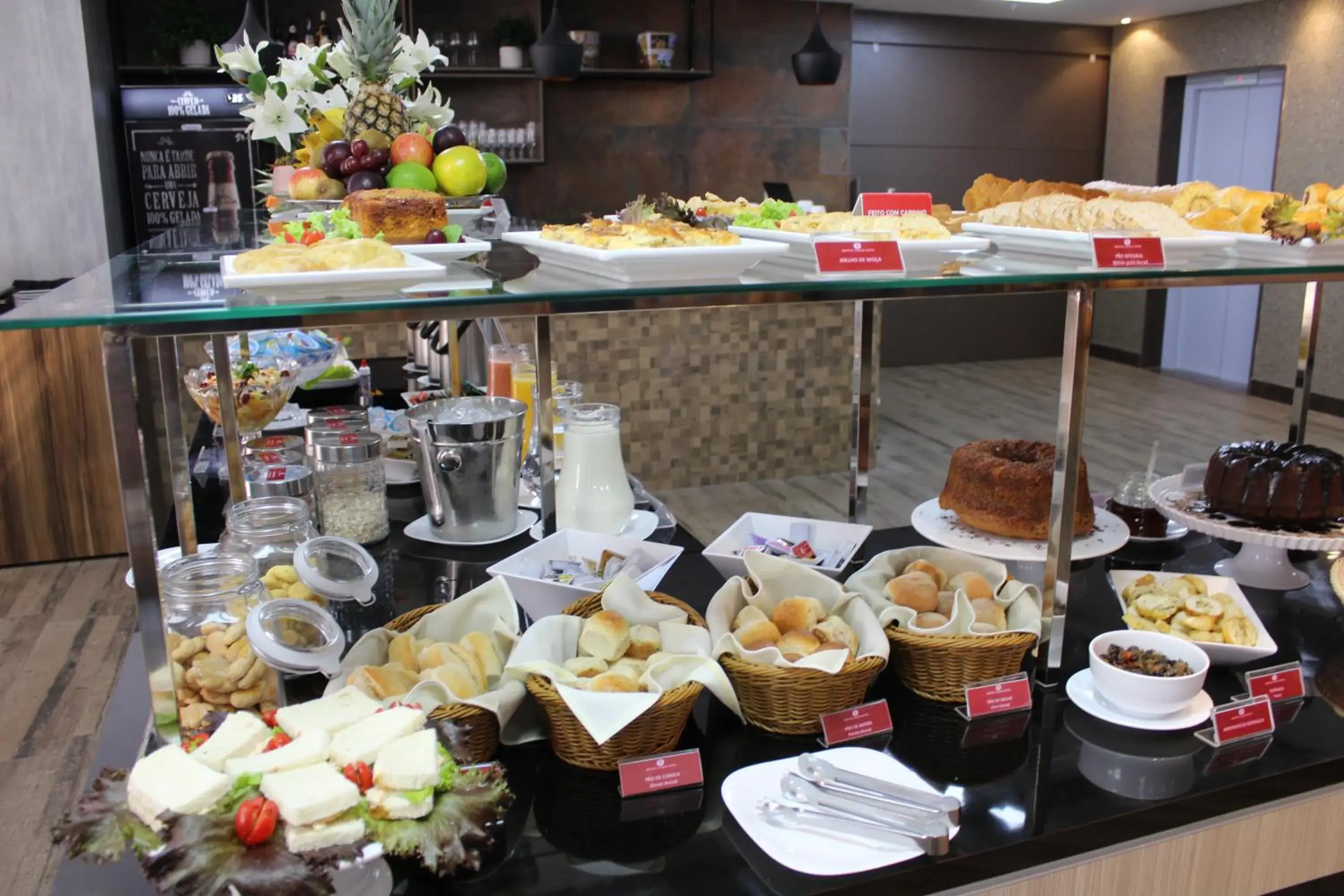 Food and drinks in Bristol Viçosa Hotel Food and drinks in Bristol Viçosa Hotel