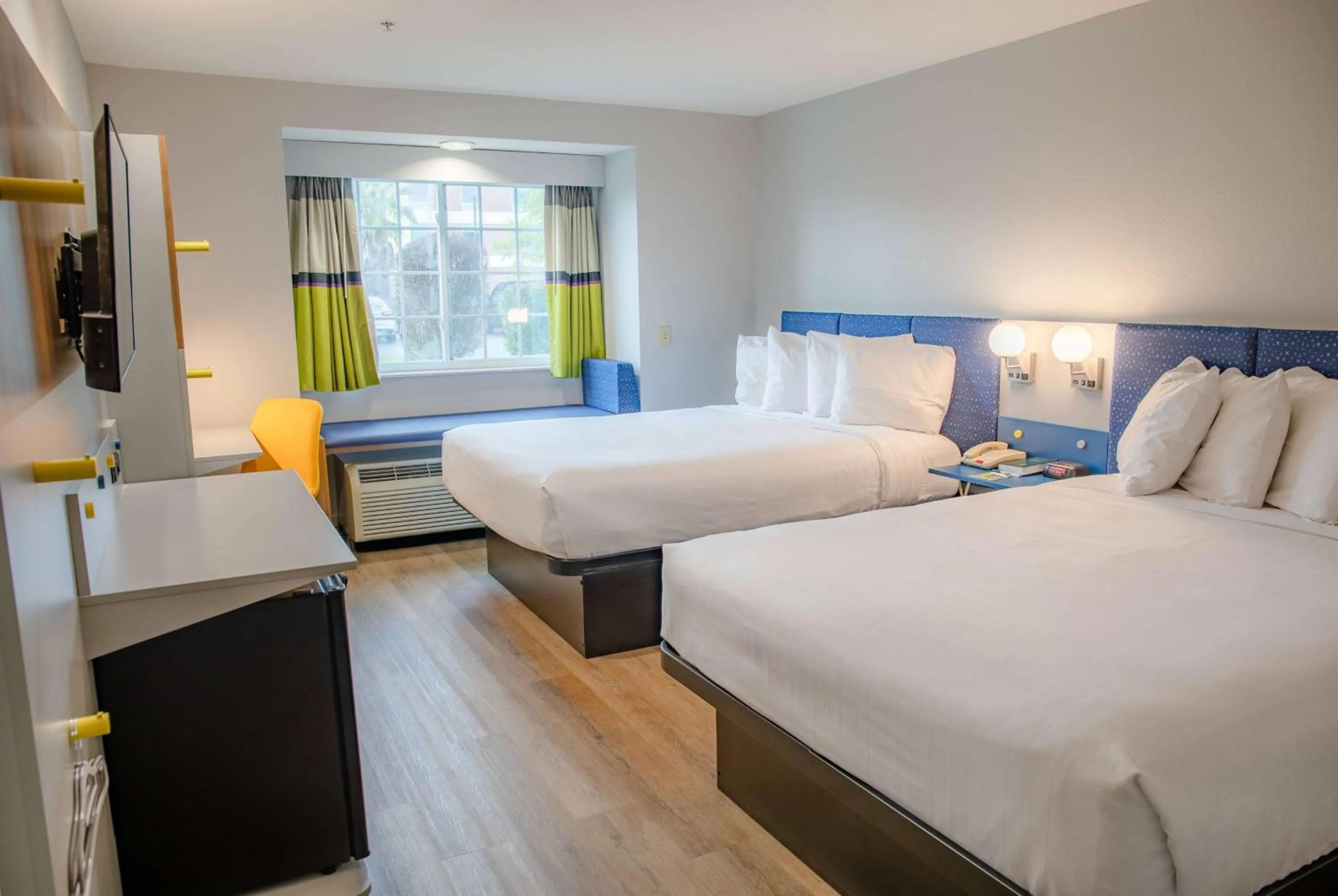 Photo of the whole room, Bed in Microtel Inn & Suites by Wyndham Kingsland Naval Base I-95